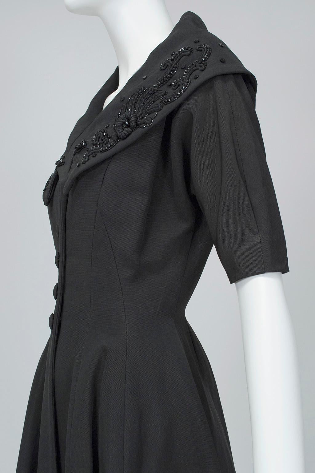 New Look Black Heavyweight Faille Beaded Portrait Collar Coat Dress - S, 1950s In Good Condition For Sale In Tucson, AZ