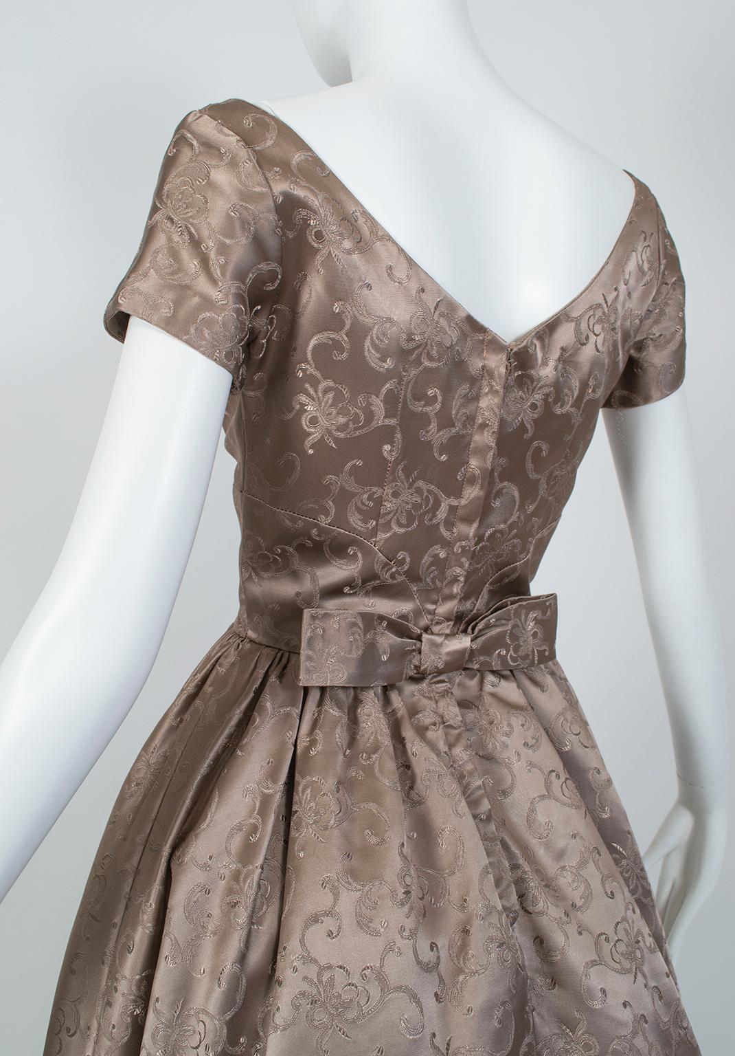 Women's New Look Taupe Silk Sateen Jacquard Cutaway Decolletage Party Dress - S, 1950s For Sale