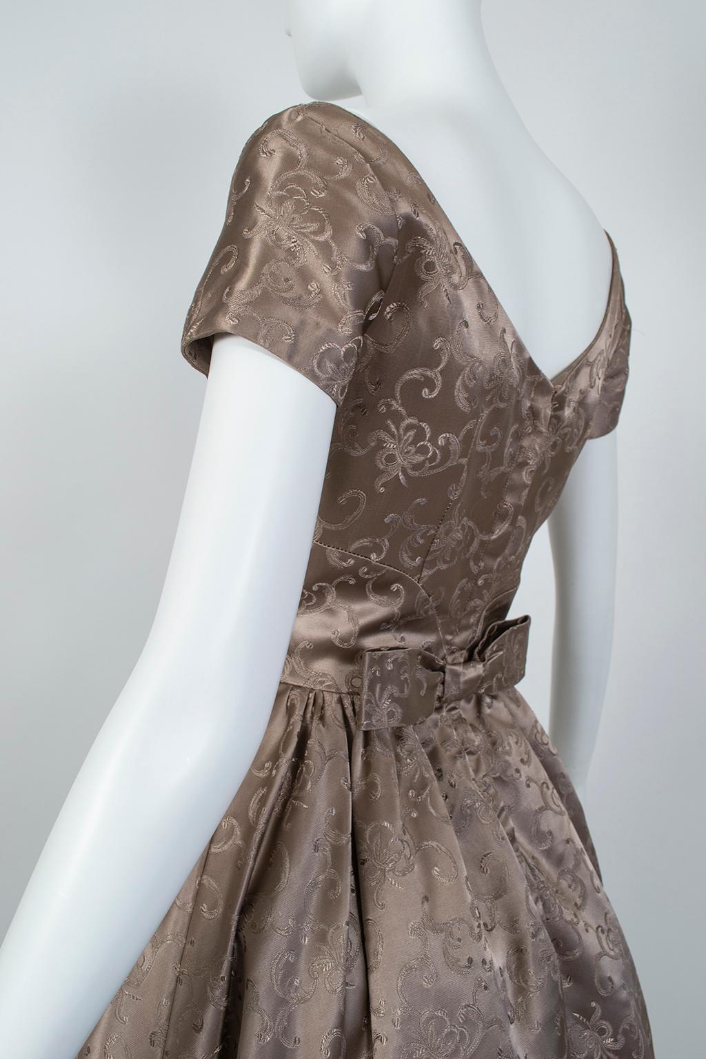 New Look Taupe Silk Sateen Jacquard Cutaway Decolletage Party Dress - S, 1950s In Excellent Condition For Sale In Tucson, AZ