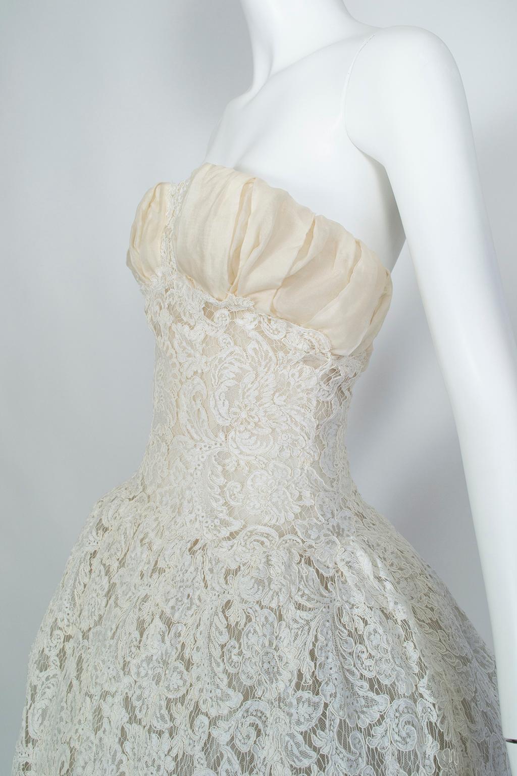 Strapless Ivory Guipure Lace Corseted Robe Française Wedding Dress - XS, 1950s 1