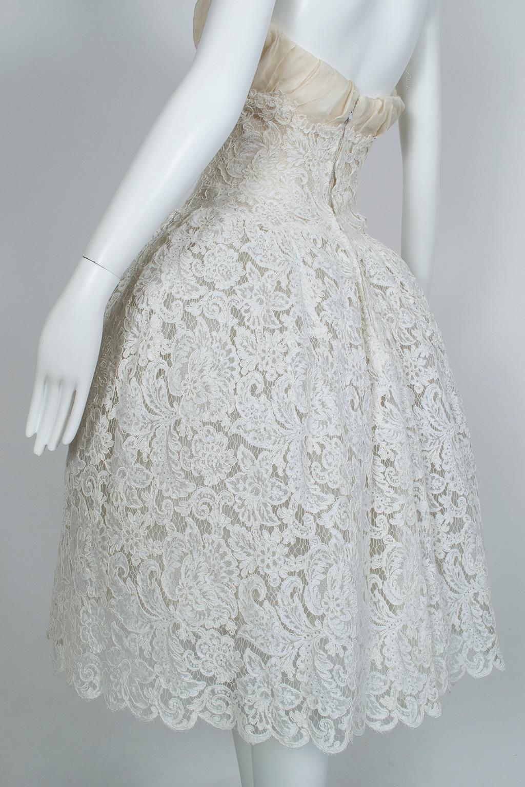 Strapless Ivory Guipure Lace Corseted Robe Française Wedding Dress - XS, 1950s 5