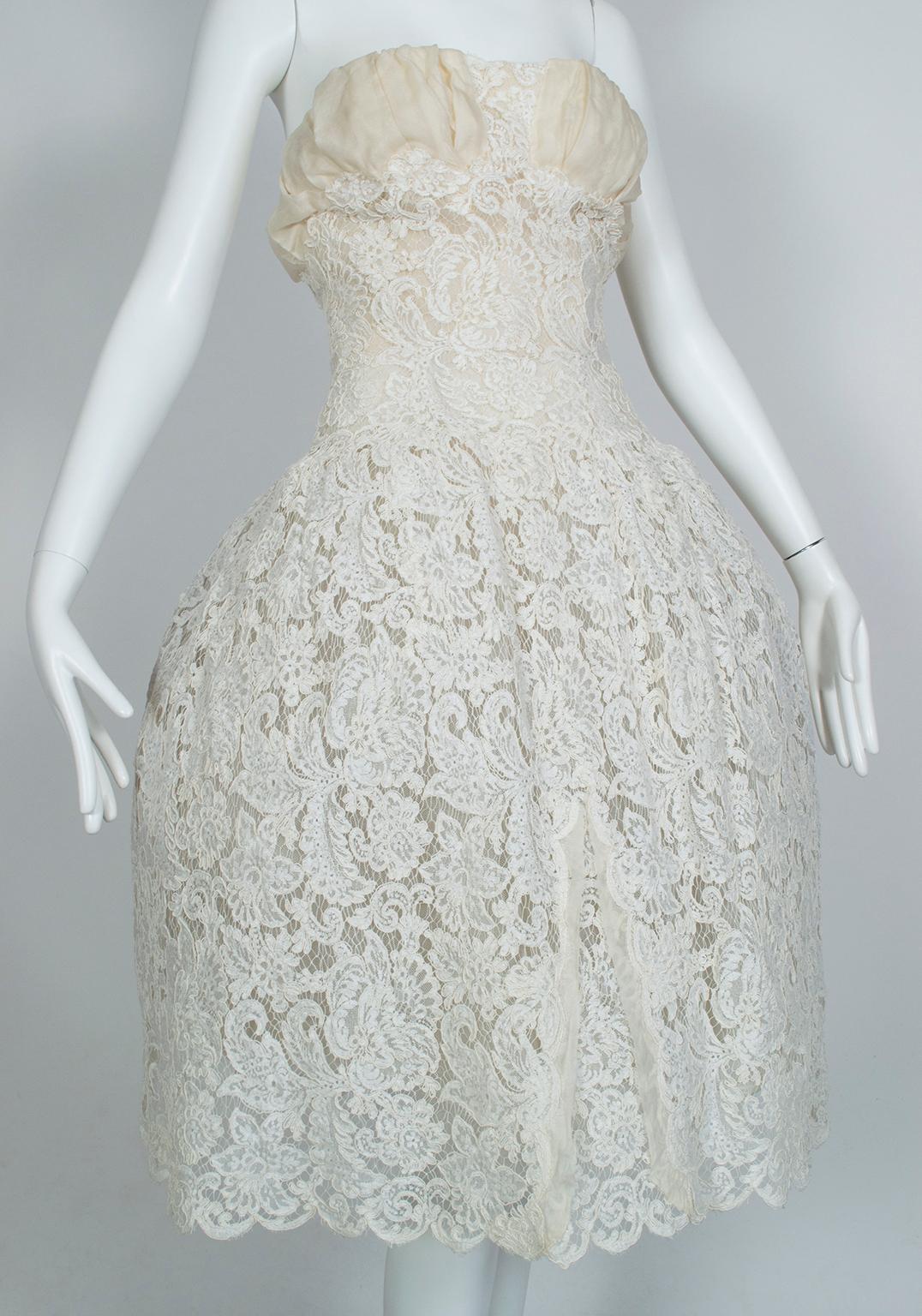 Strapless Ivory Guipure Lace Corseted Robe Française Wedding Dress - XS, 1950s 3