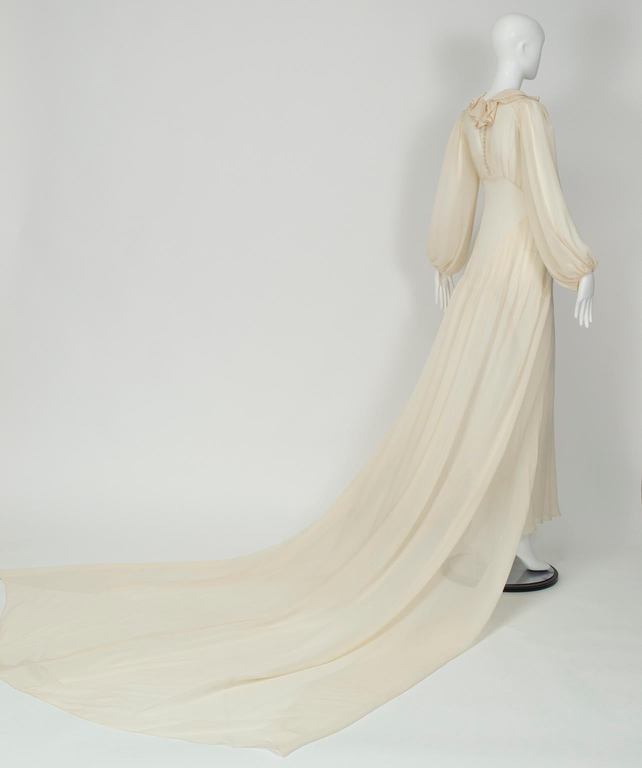 Haute Couture Cream Medieval Cathedral Train Wedding Gown - Small, 1930s In Good Condition In Tucson, AZ