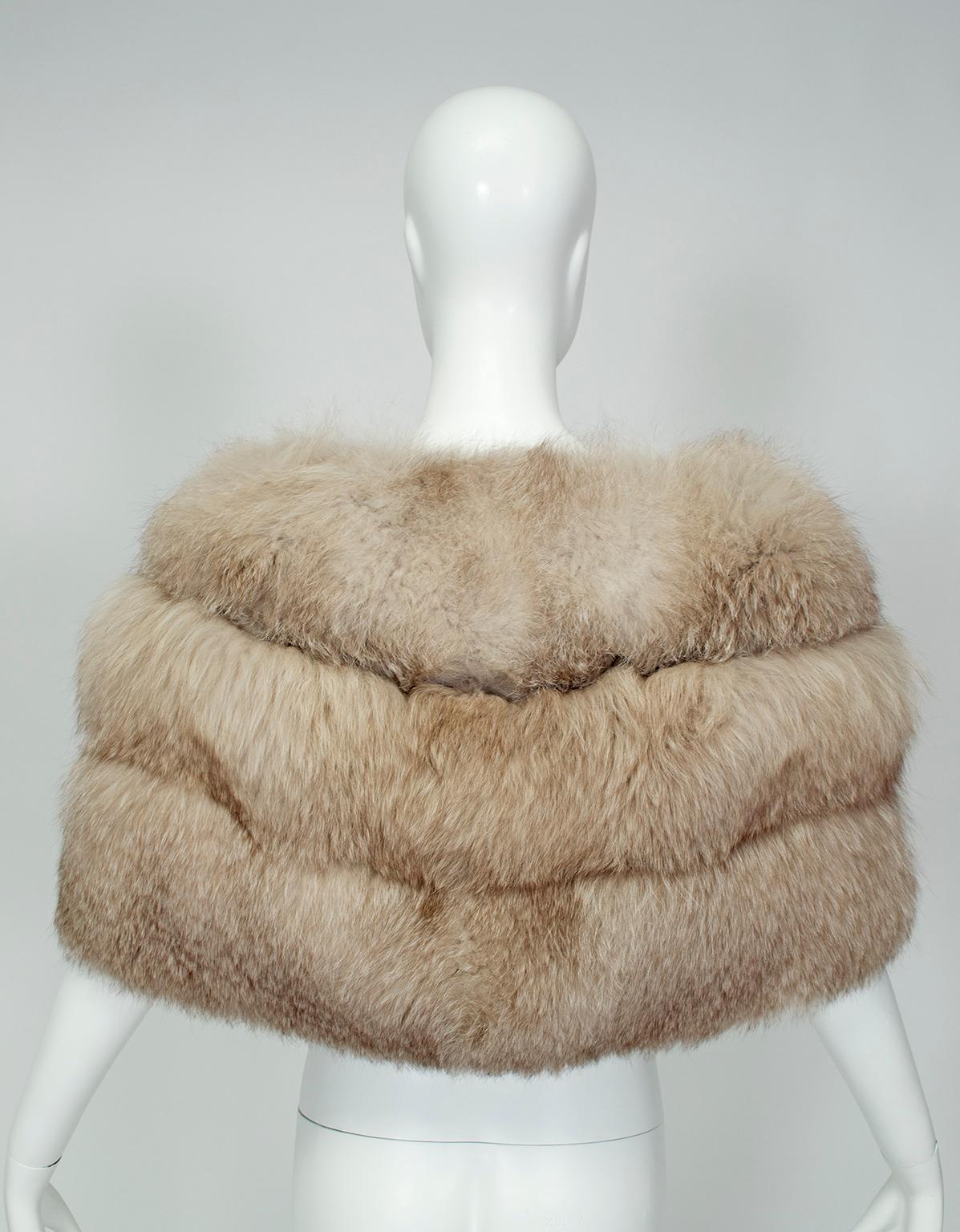 Plunging Taupe Fox Stole with Horizontal Pelts, 1950s In Excellent Condition In Tucson, AZ