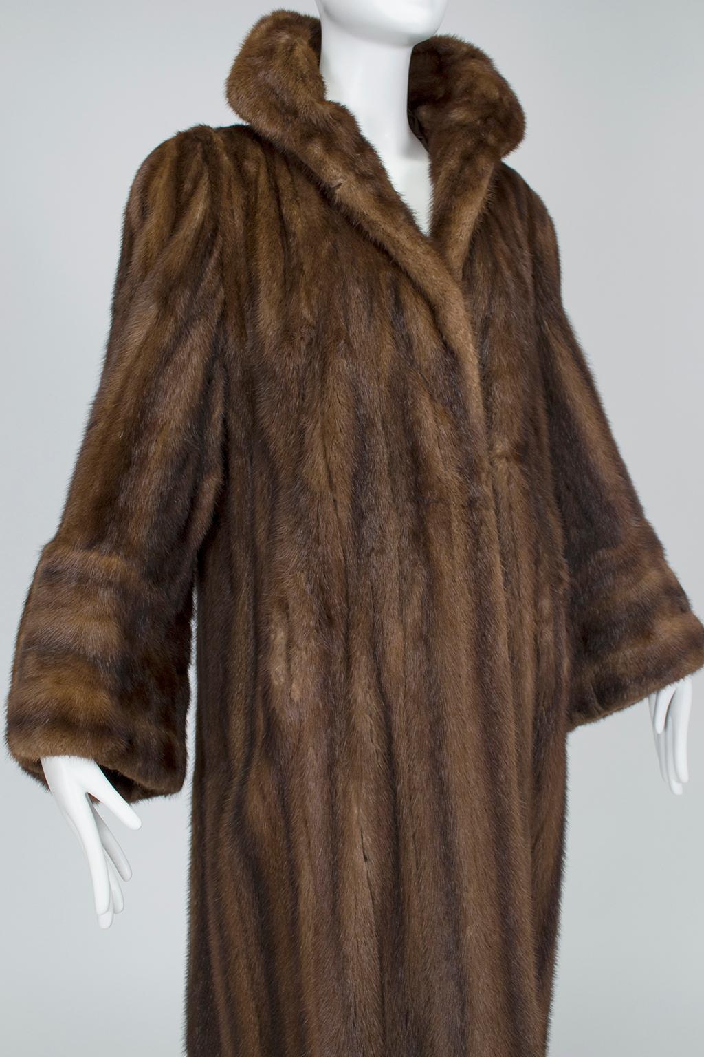 Supple Cognac Mink Hollywood Regency Swing Coat with Art Deco Cuffs - S-M, 1940s In Good Condition In Tucson, AZ