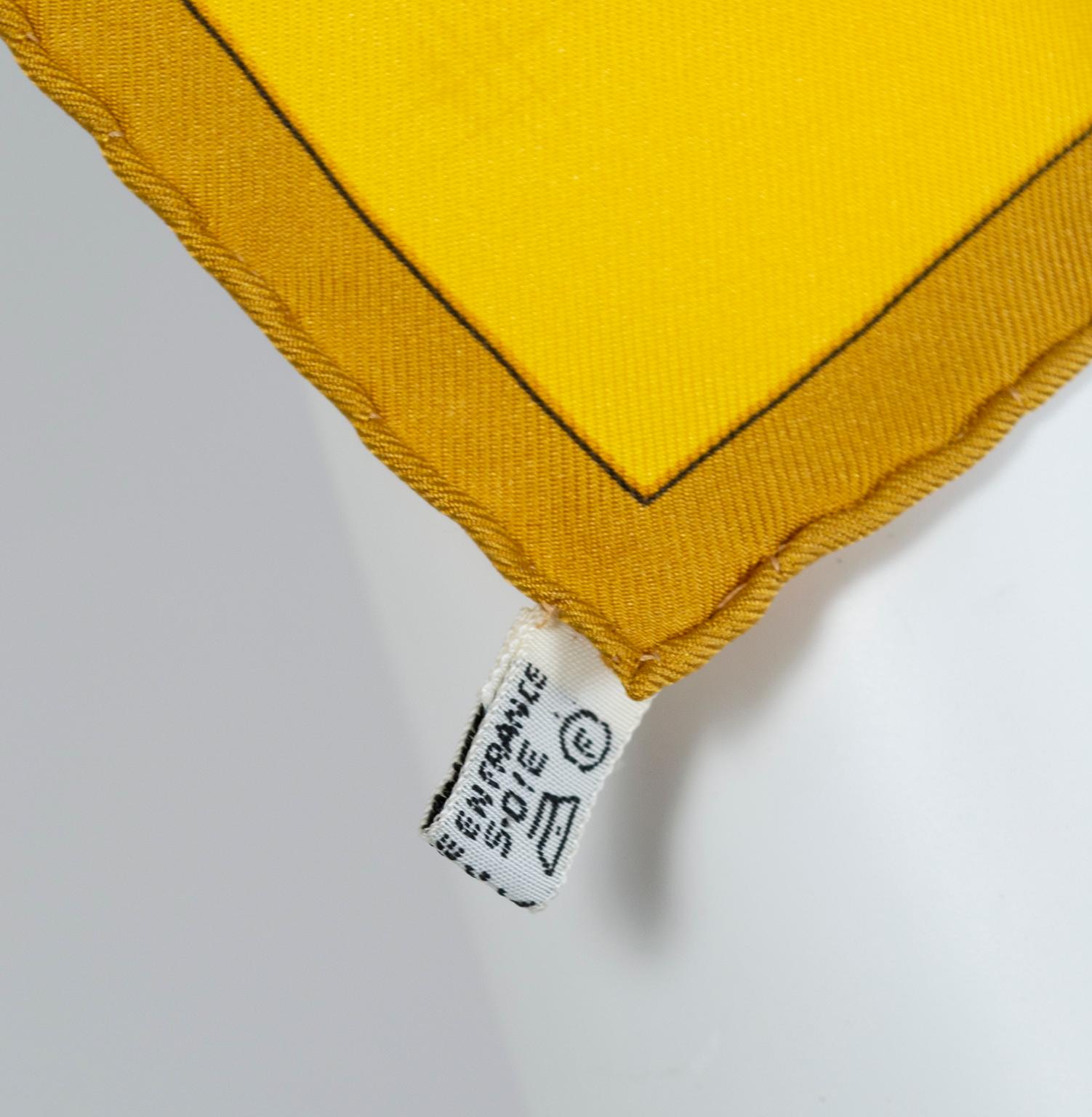 Hermès Yellow and French Blue Bullseye “Arcs en Ciel” Scarf – Julia Abadie, 1980 4