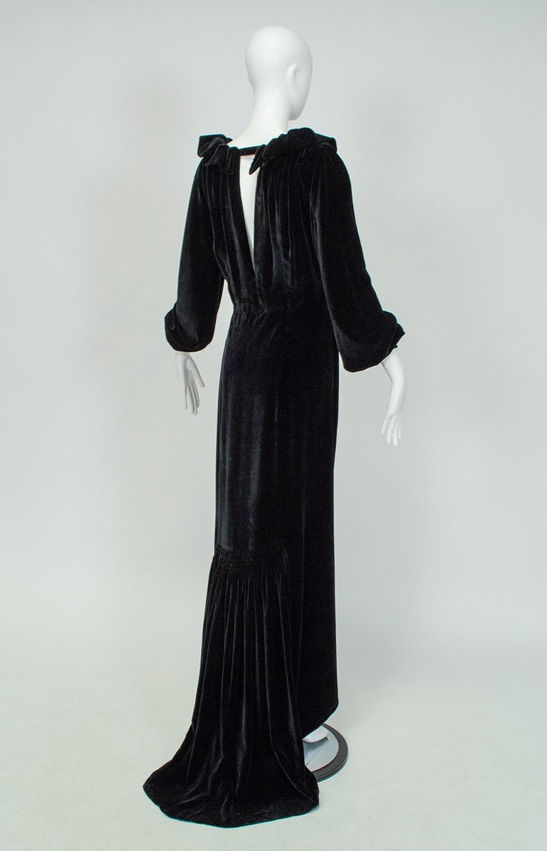 Aesthetic *Large Size* Black Velvet Ruff Collar Gown with Train - L-XL ...