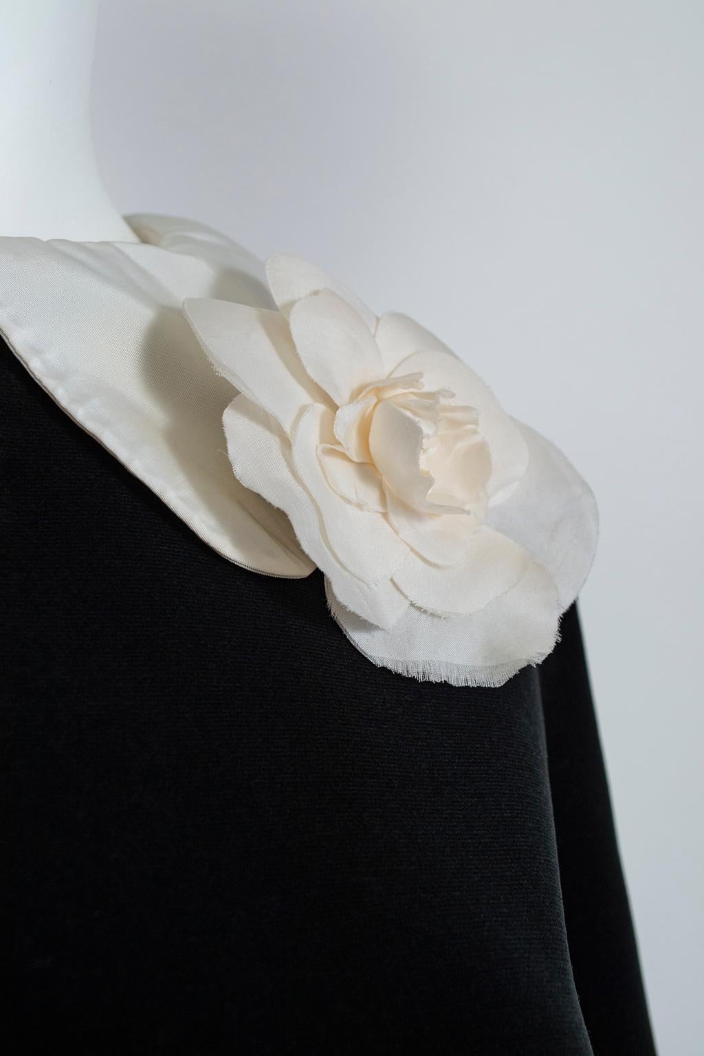 Women's Chanel Camellia Shift Dress with Detachable Collar and Cuffs, 1960s