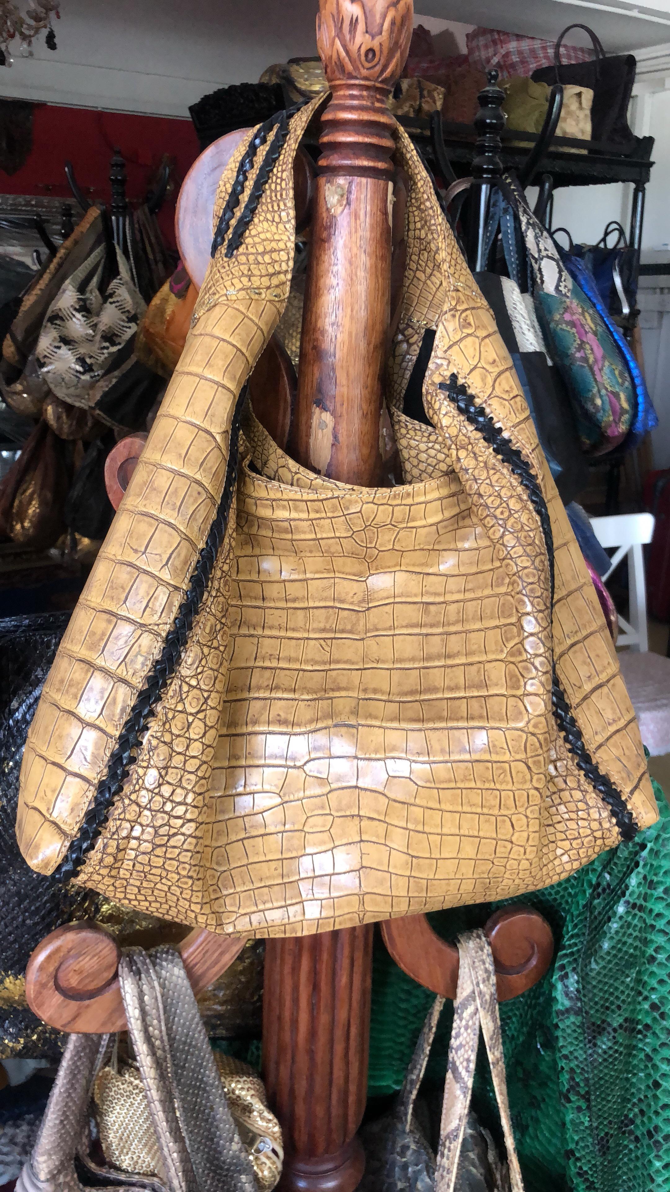 Ana Switzerland Crocodile Hobo bag  For Sale 8