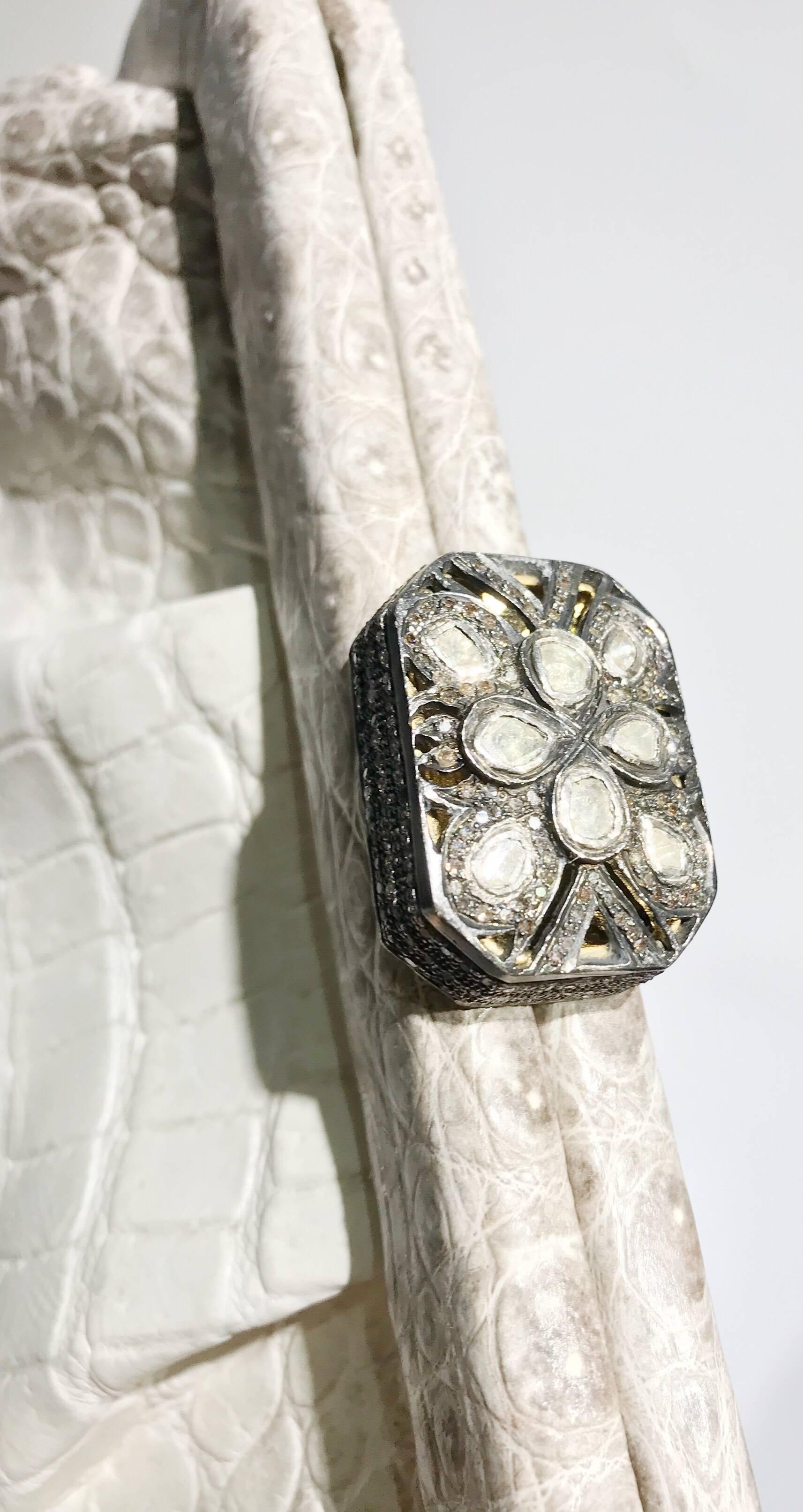Ana Crocodile White Himalaya clutch with diamond closure and 9 inch frame  In New Condition In Lugano, CH