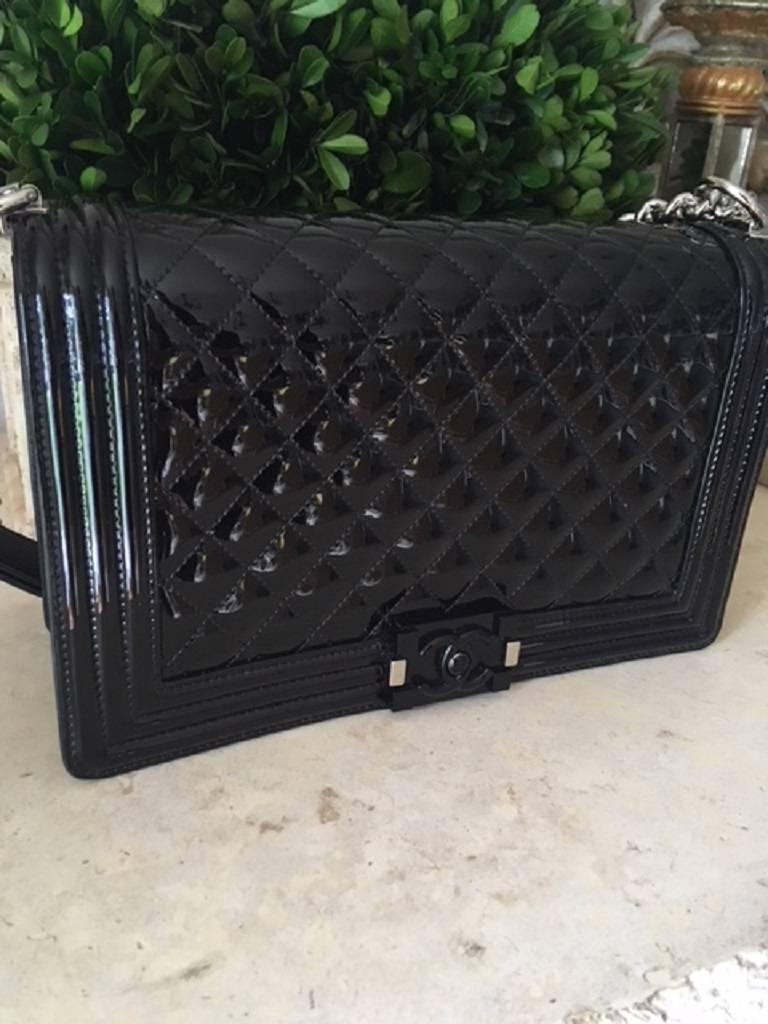 Black Chanel Medium Patent Leather Plexiglass Boy Bag  For Sale