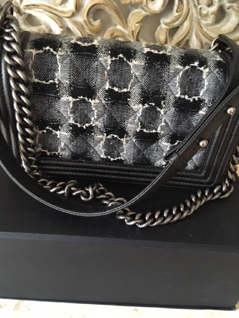 Chanel Medium Gray Caviar and Tweed Boy Bag For Sale 4