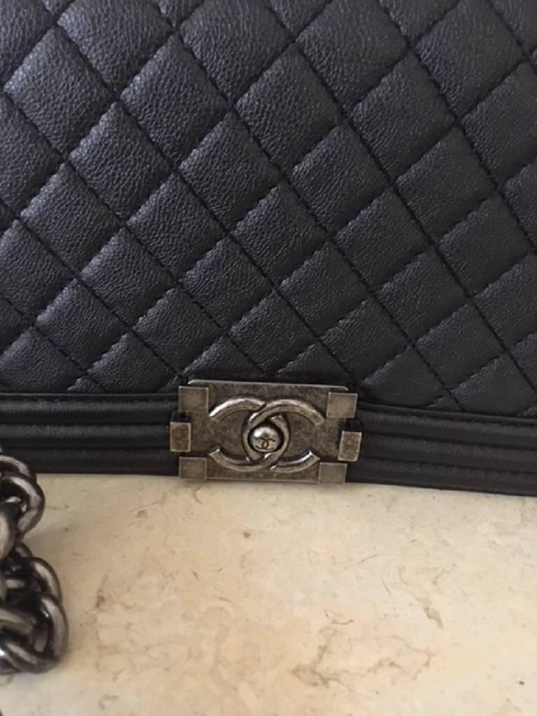 Chanel Medium Boy Bag in Goatskin Leather  In New Condition For Sale In Melbourne, AU