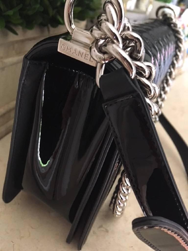 Chanel Medium Patent Leather Plexiglass Boy Bag  In New Condition For Sale In Melbourne, AU