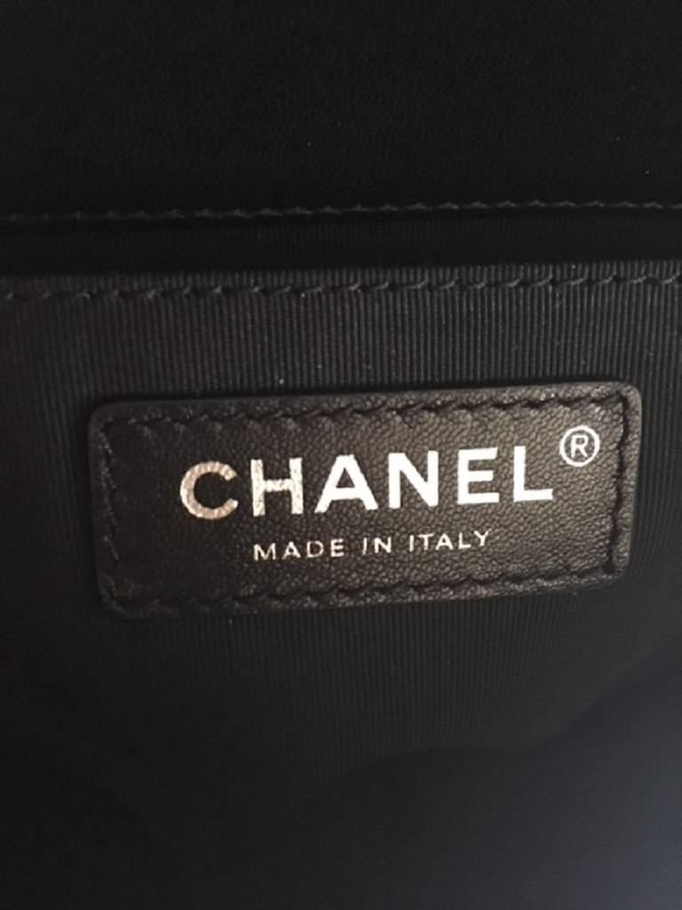 Chanel Old Medium boy bag in quilted lambskin leather with Ruthenium Hardware  5