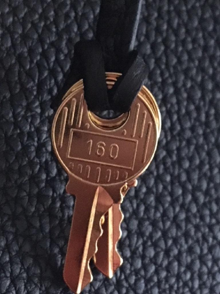 Hermes 2018 Brand New Birkin 35 with TOGO leather in Black with Gold Hardware For Sale 2