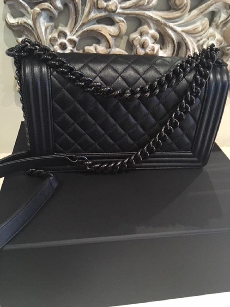Chanel 17S So Black medium boy bag with iridescent black hardware  For Sale 11