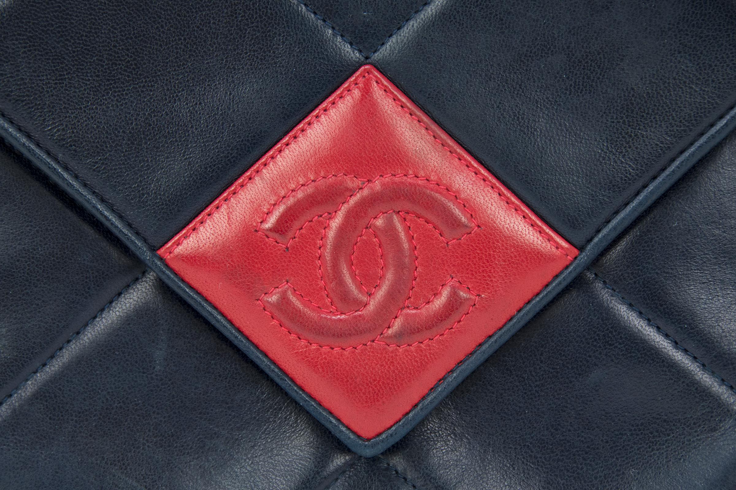 Vintage Chanel Red & Black Quilted Leather Handbag For Sale 3