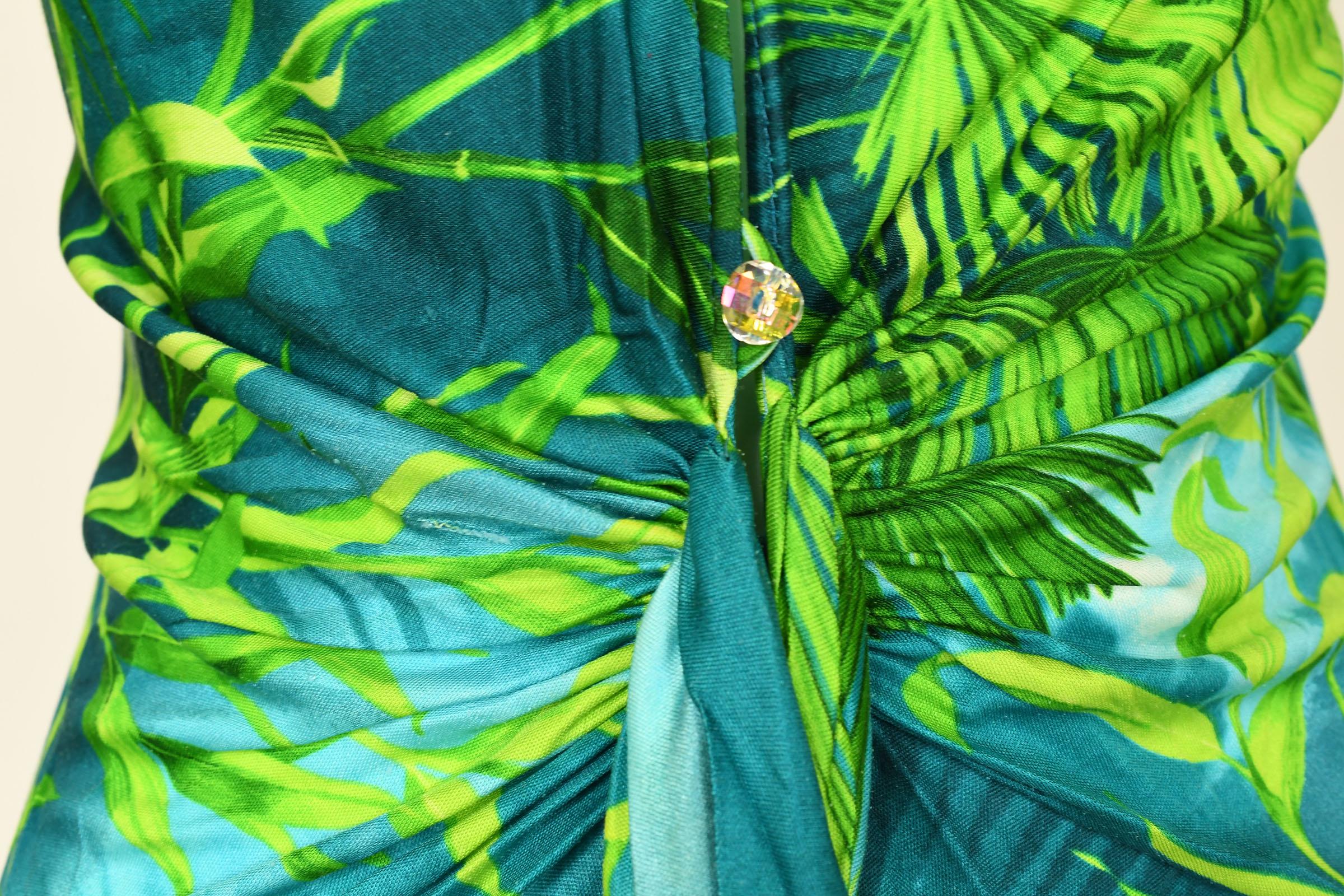 Iconic Gianni Versace Couture Tropical Print Dress - Size IT 40 In Excellent Condition For Sale In Newport, RI