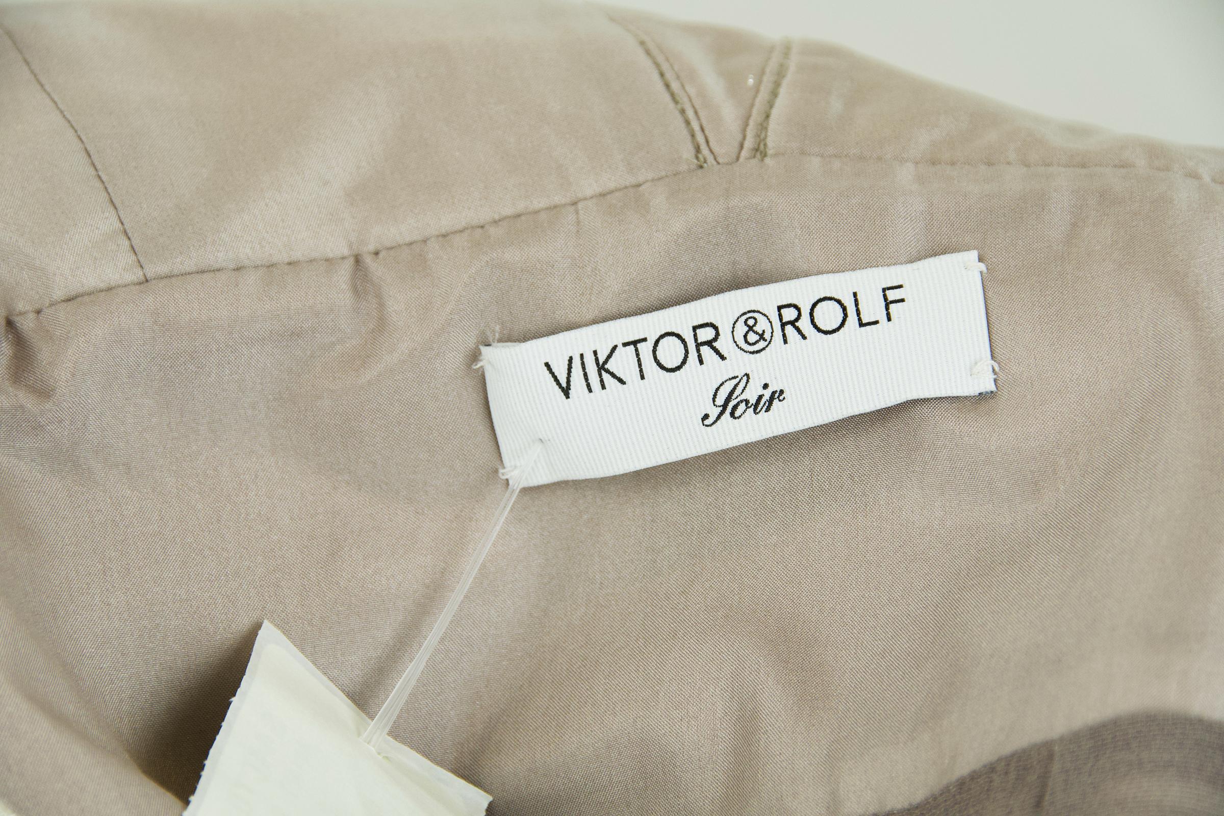 Viktor & Rolf Silver Sleeveless Gown  For Sale 6