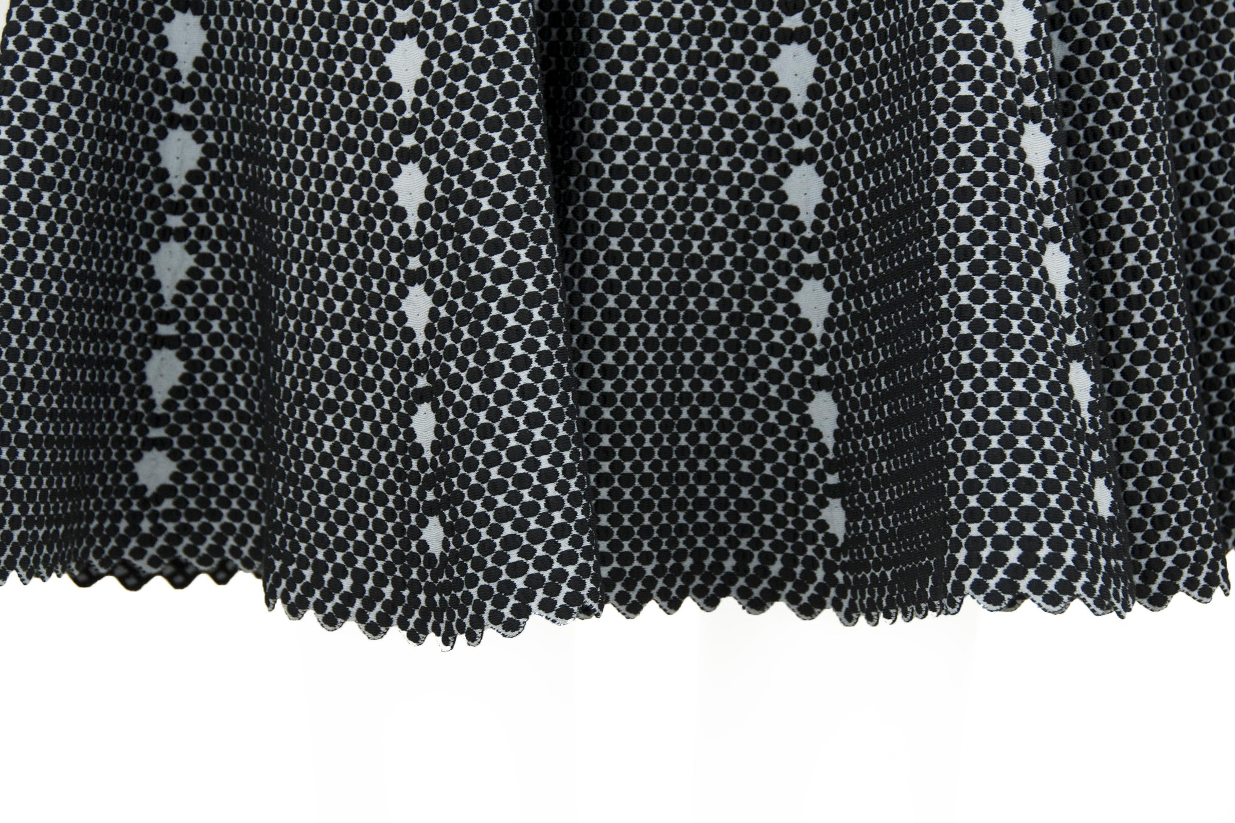 Women's Alaia Black and Gray Knit Jacquard Fit & Flare Dress - Size FR 36 For Sale