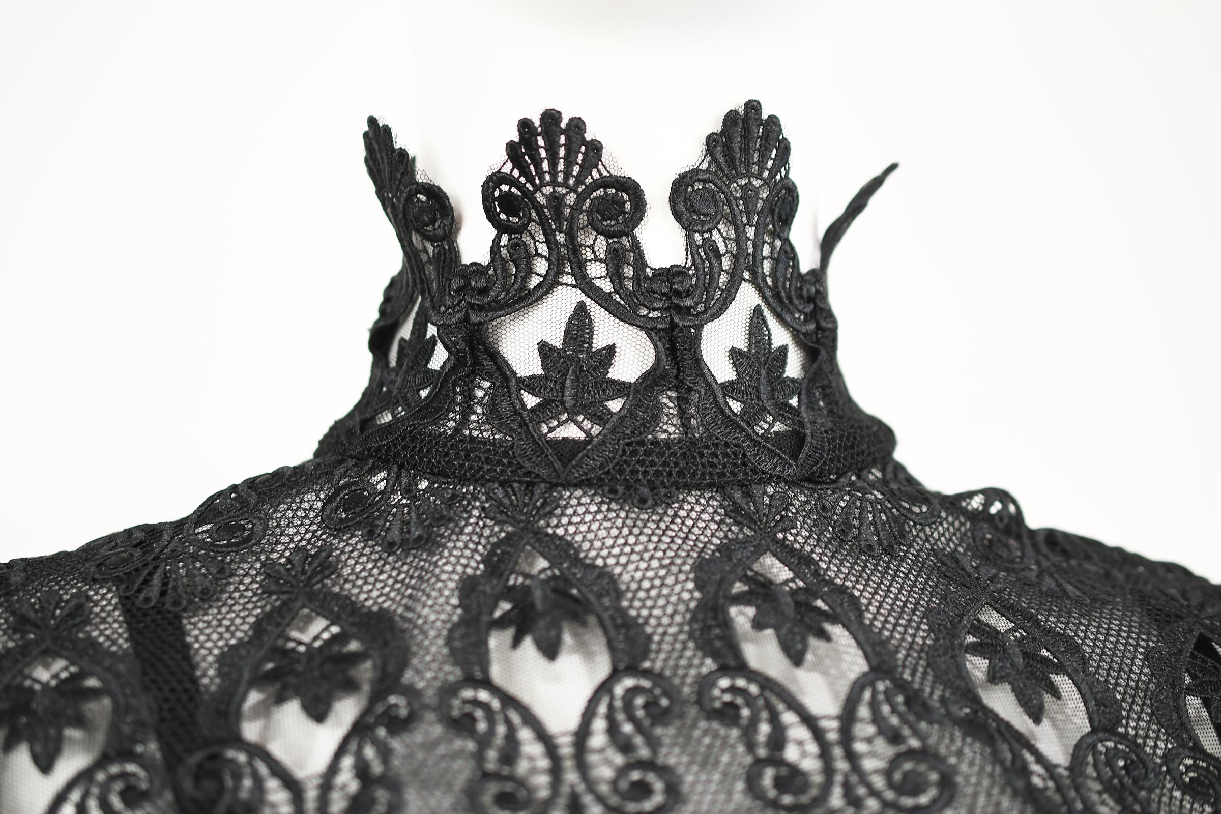 Women's Dolce & Gabbana Black Lace Sheath Dress - Size IT 40 For Sale