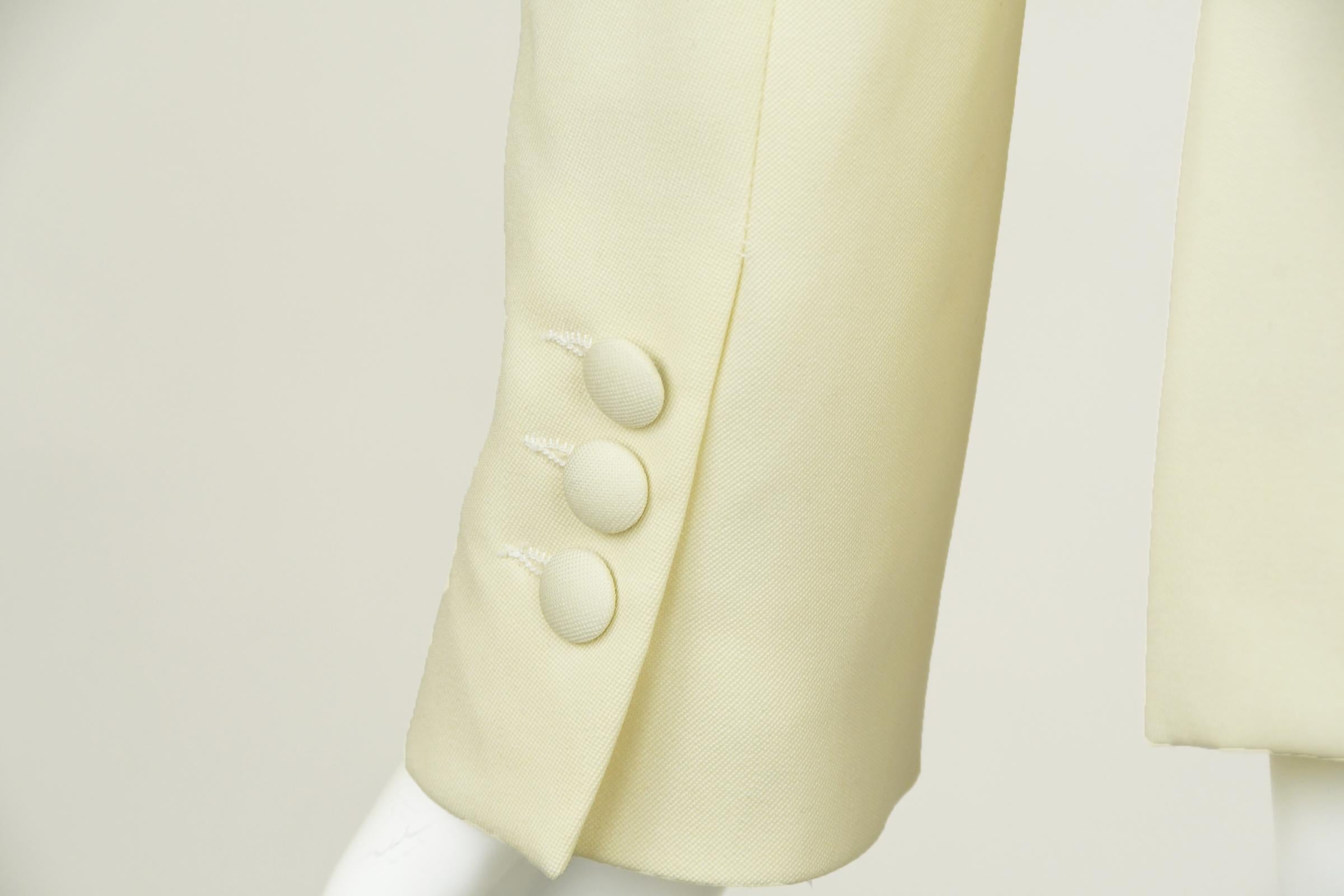 Balmain Off White Shawl Collar Blazer - Size FR 34 For Sale 3