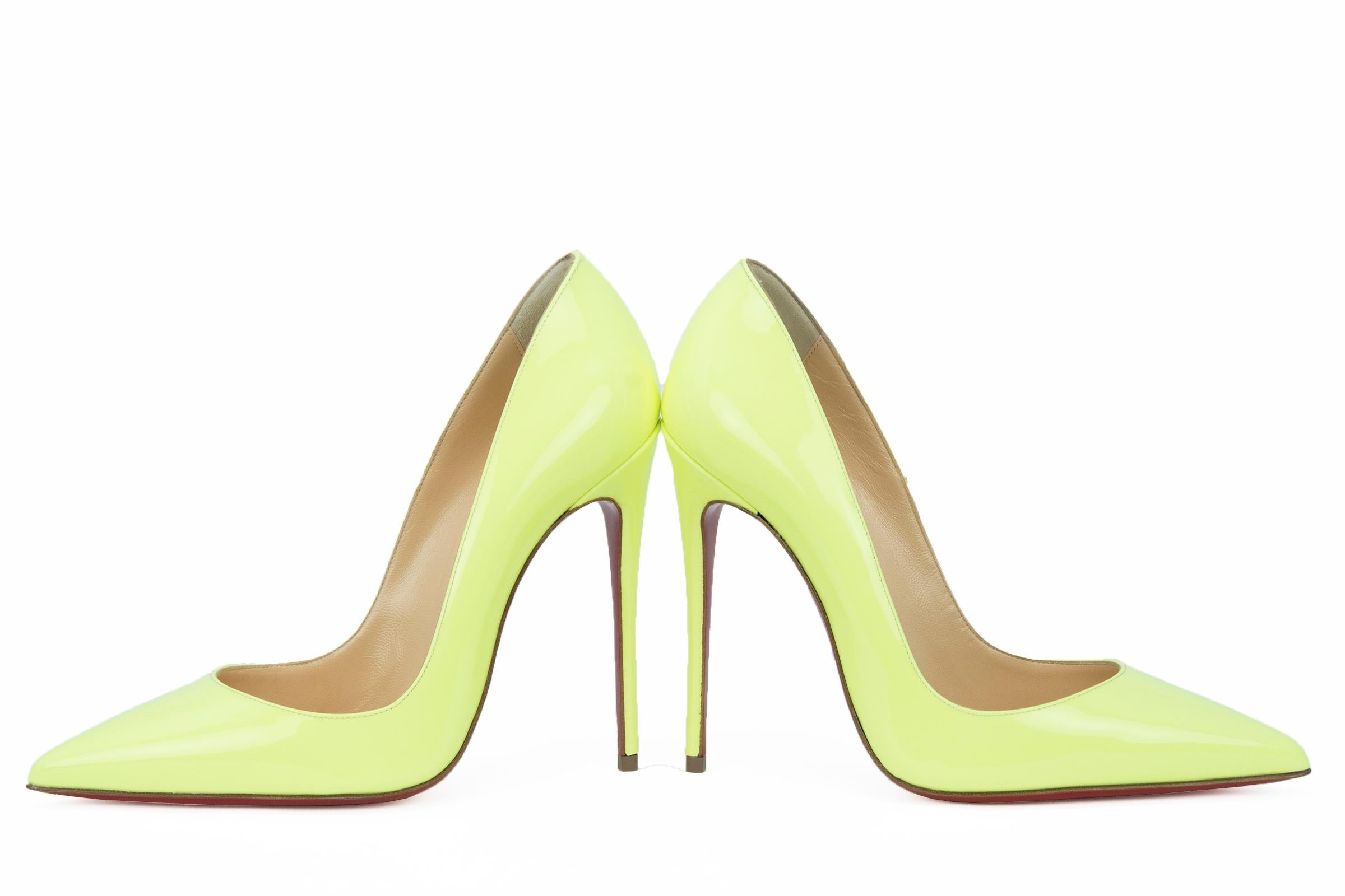 Gorgeous and striking color on this very sexy So Kate style Louboutin.  A faded neon green patent leather with classic bright red sole.  Turn heads in this statement Christian Louboutin pump.

Size: 36.5

 Condition: New with dustbag and original box