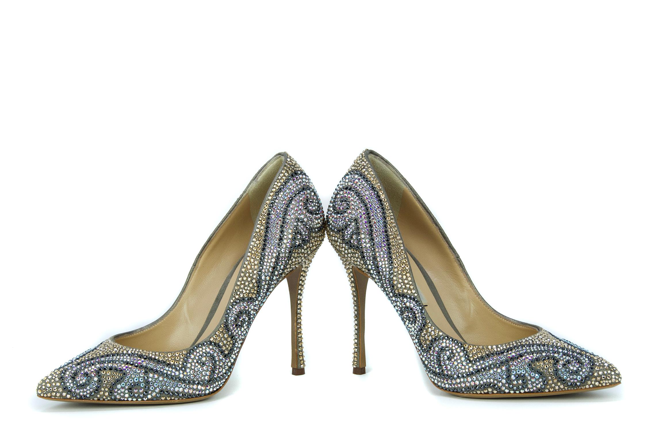 Nicholas Kirkwood Crystal Embellished Pump  In New Condition For Sale In Newport, RI