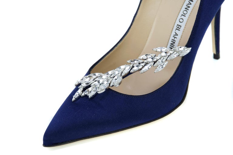 manolo blahnik navy