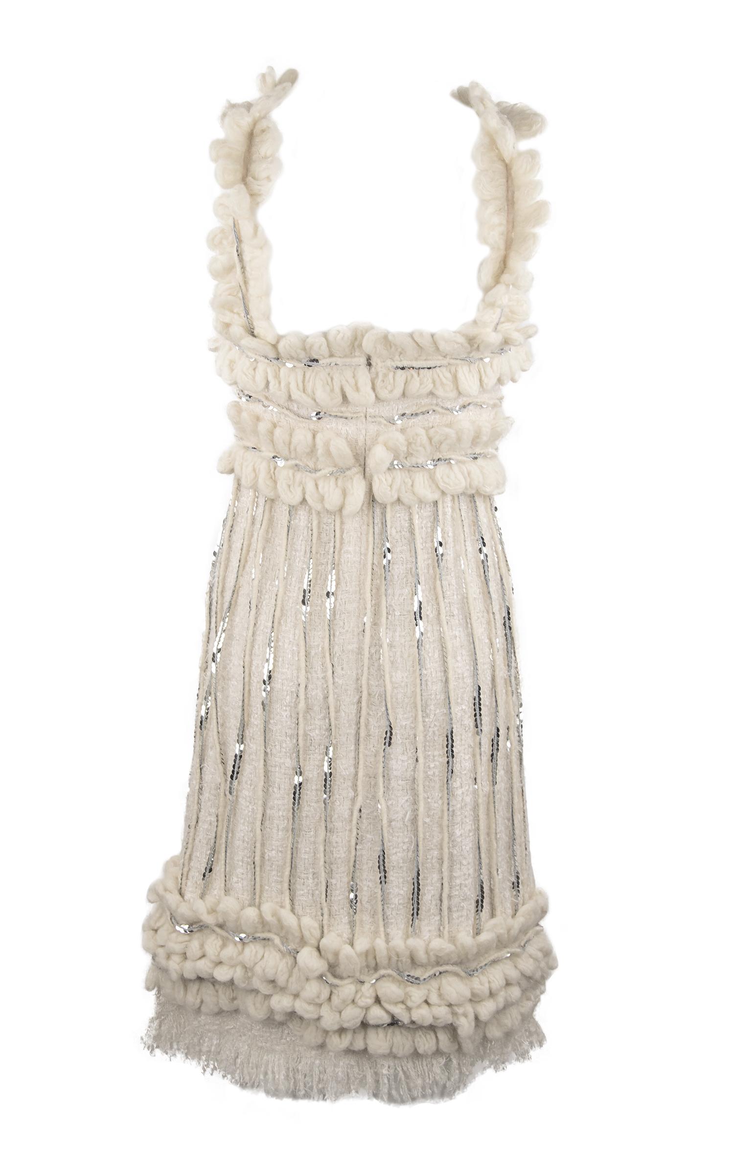 Chanel Elfenbeinfarbenes Kleid mit silbernen Pailletten  (Beige) im Angebot