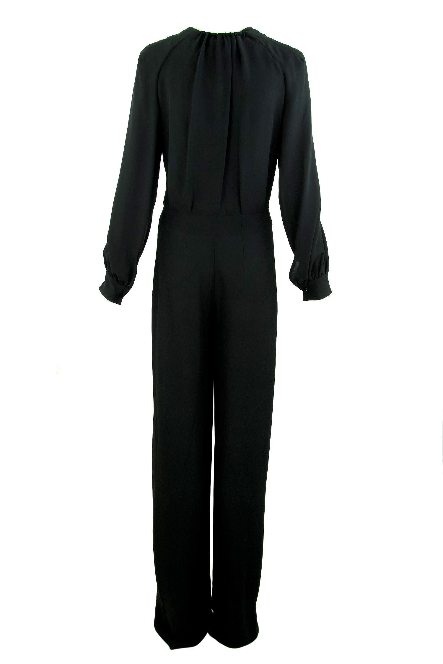 Chloe Black Low V-Neck Jumpsuit - Size FR  40 In Excellent Condition For Sale In Newport, RI