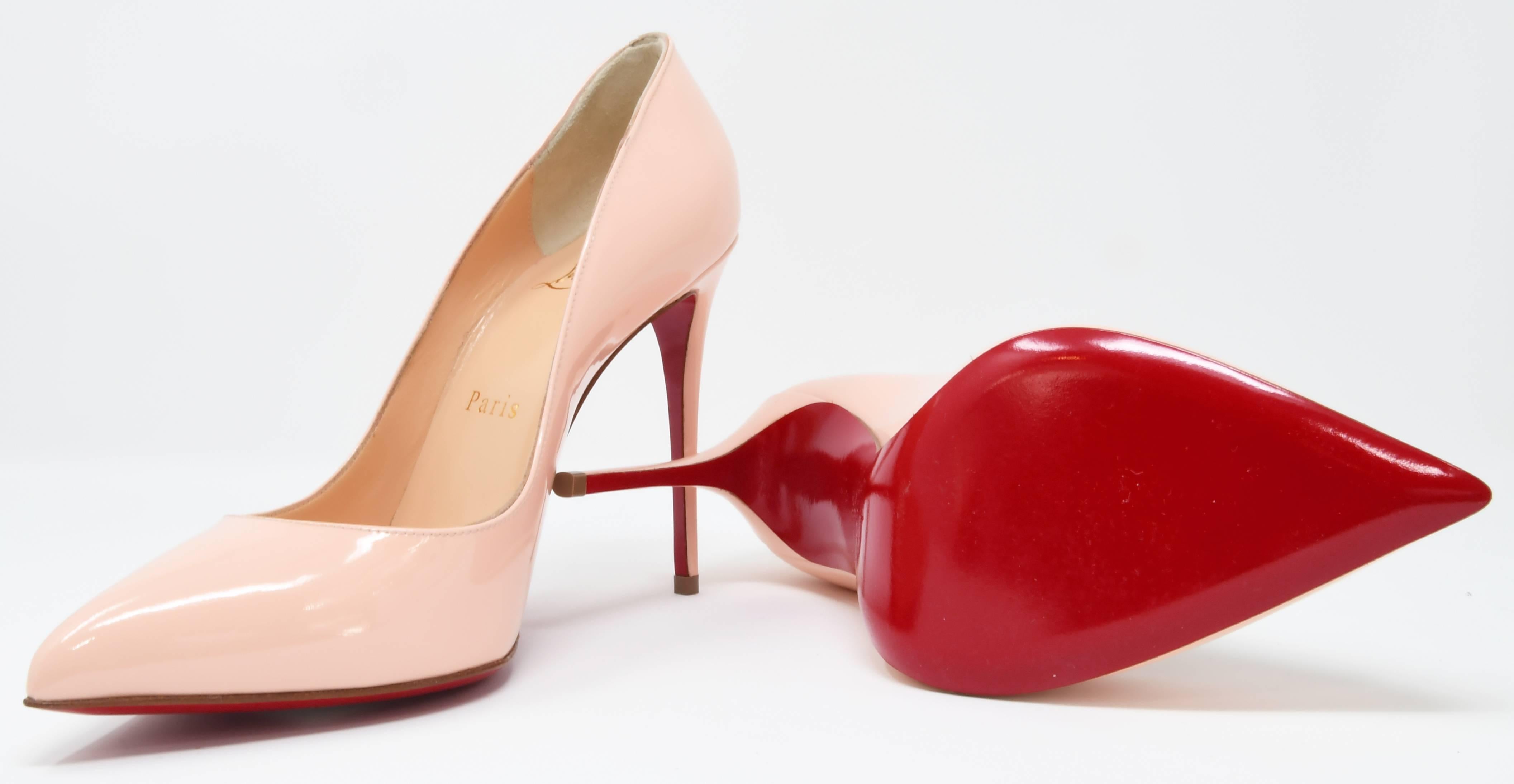 Beige Christian Louboutin Stiletto in Light Peach Patent Leather, Size 36 For Sale