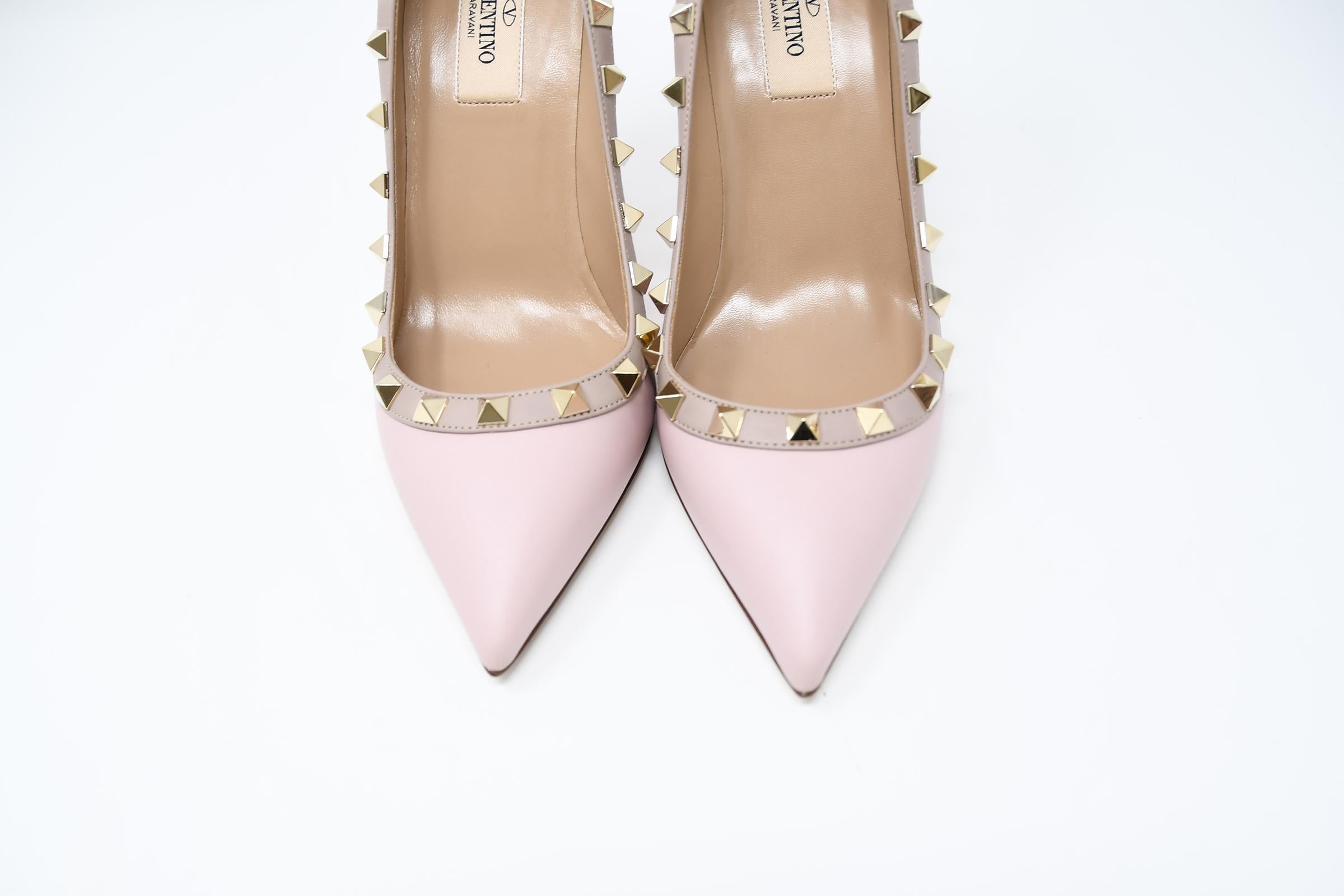 valentino rockstud light pink