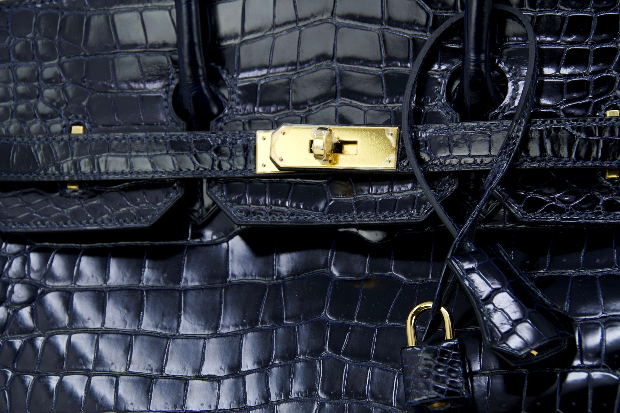 Hermes Birkin Bag 35cm Bleu Marine Porosus Crocodile GHW im Zustand „Neu“ im Angebot in Newport, RI