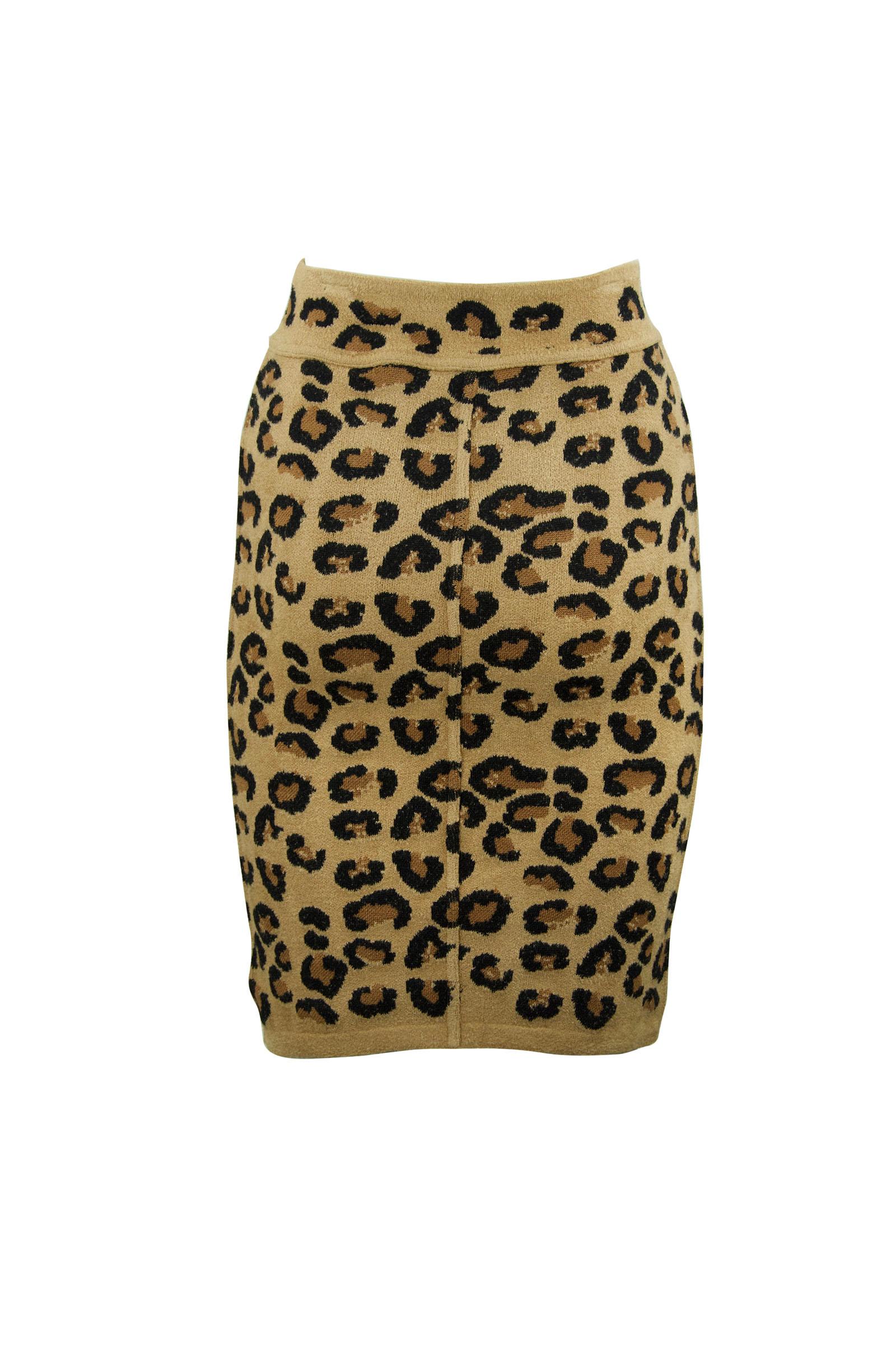 Incredibly rare and coveted 1990s vintage Alaia pencil skirt.  From one of his most famous collections, worn by top celebrities and supermodels.  Collectors- this is a rare piece, do not miss out on this opportunity.  Features a waist band and