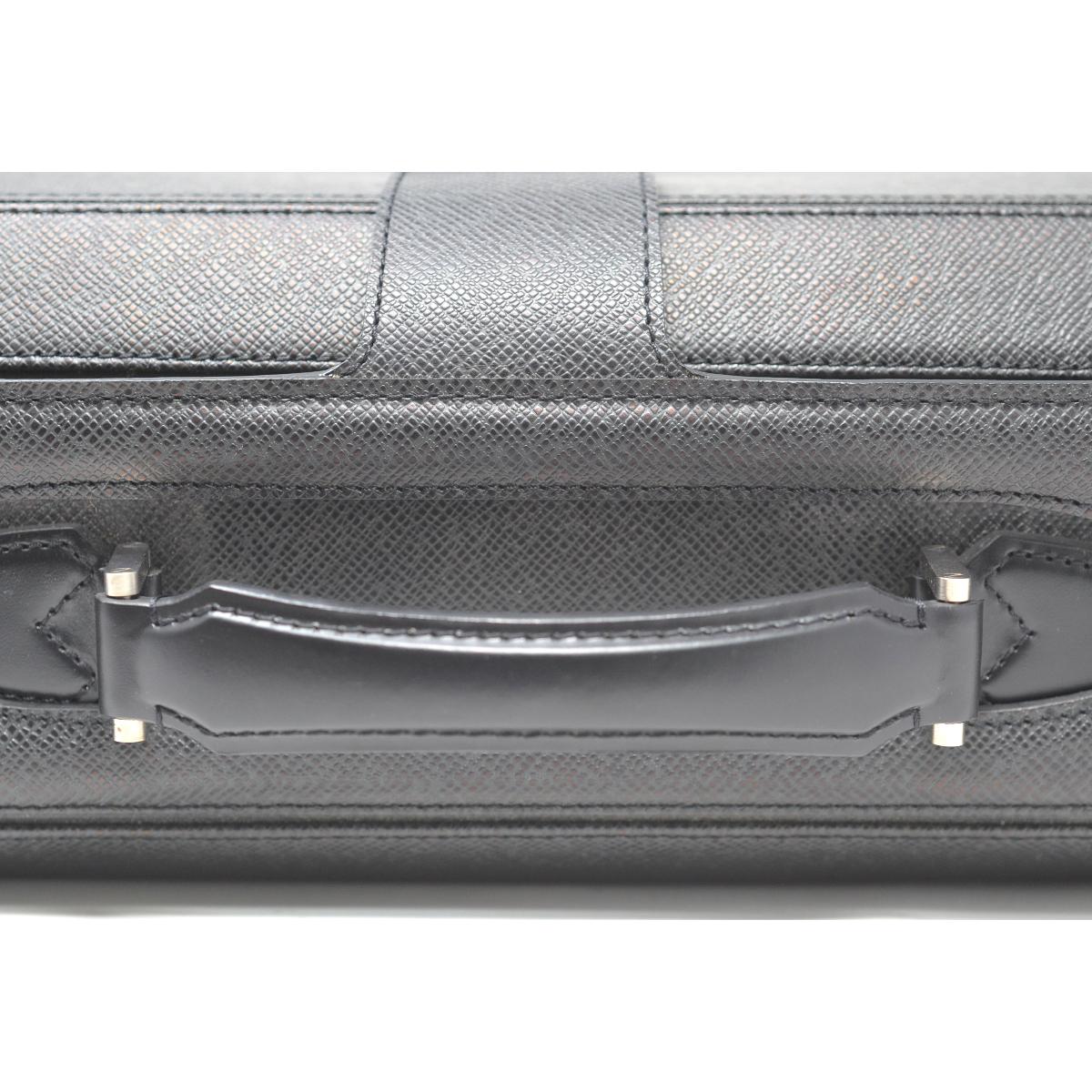 Louis Vuitton Black Taiga Leather Pilots Briefcase 5