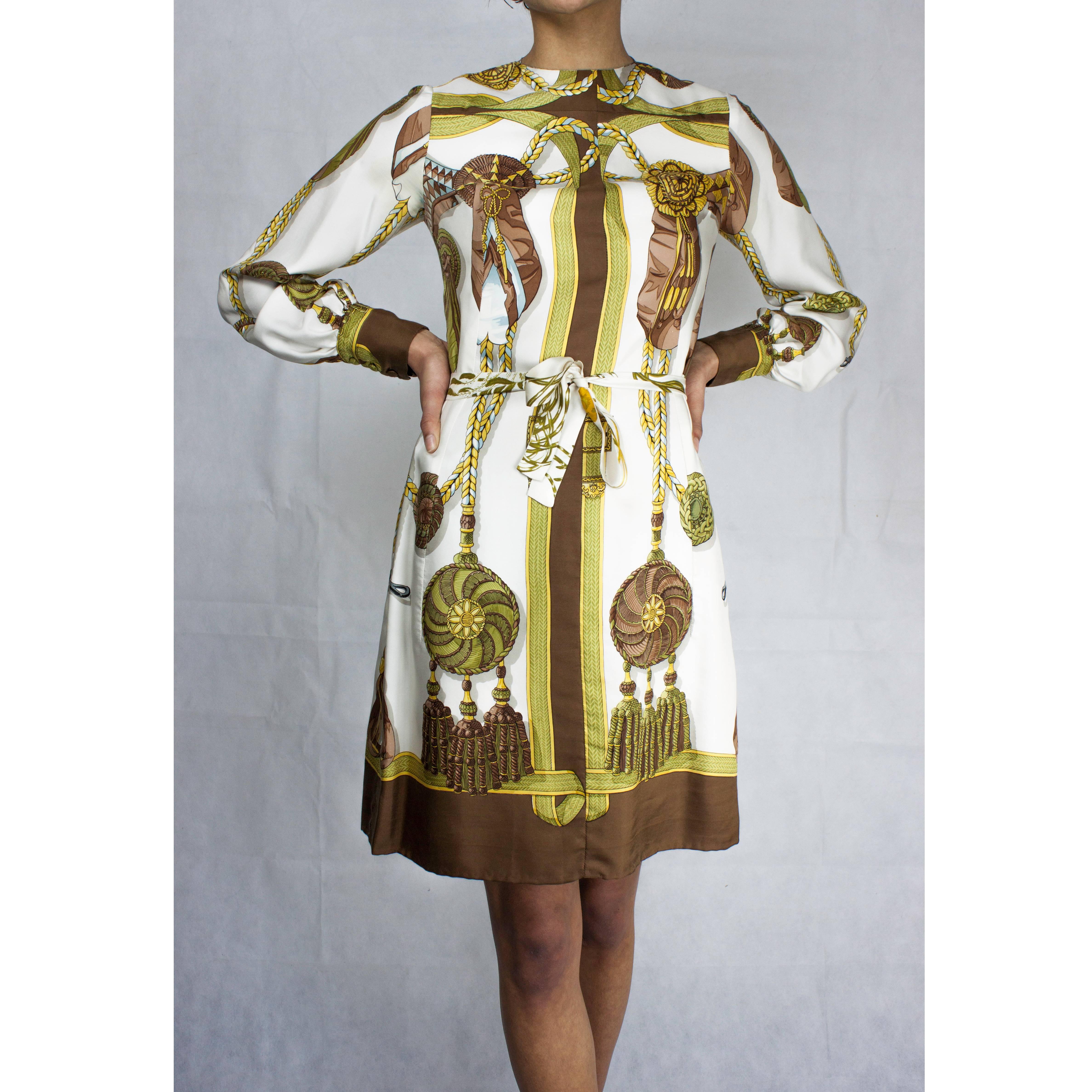Hèrmes Frontaux et Cocardes Limited edition silk dress, circa 1968 In Excellent Condition In London, GB