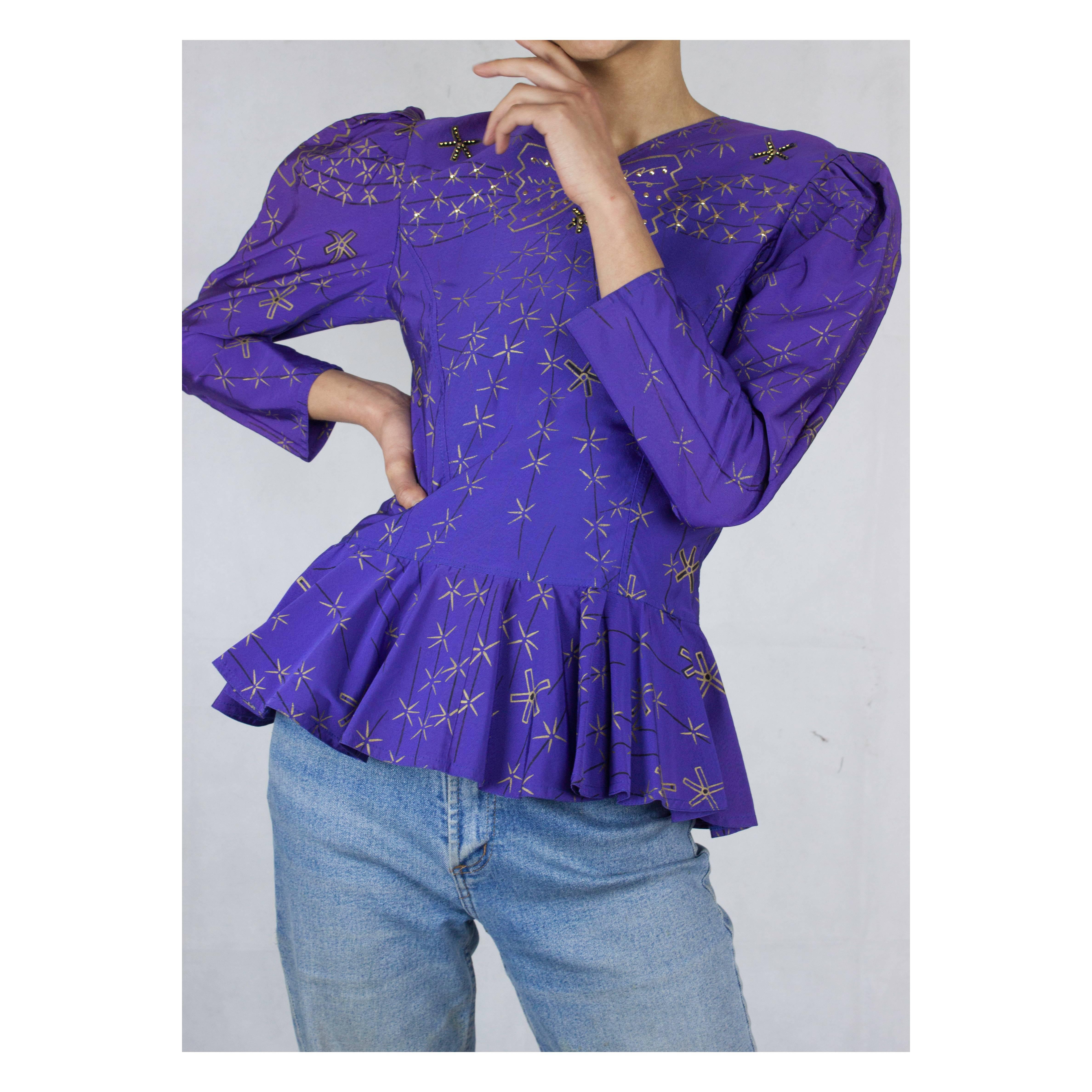 Zandra Rhodes hand painted fitted peplum top with rhinestones. circa 1980s In Excellent Condition For Sale In London, GB