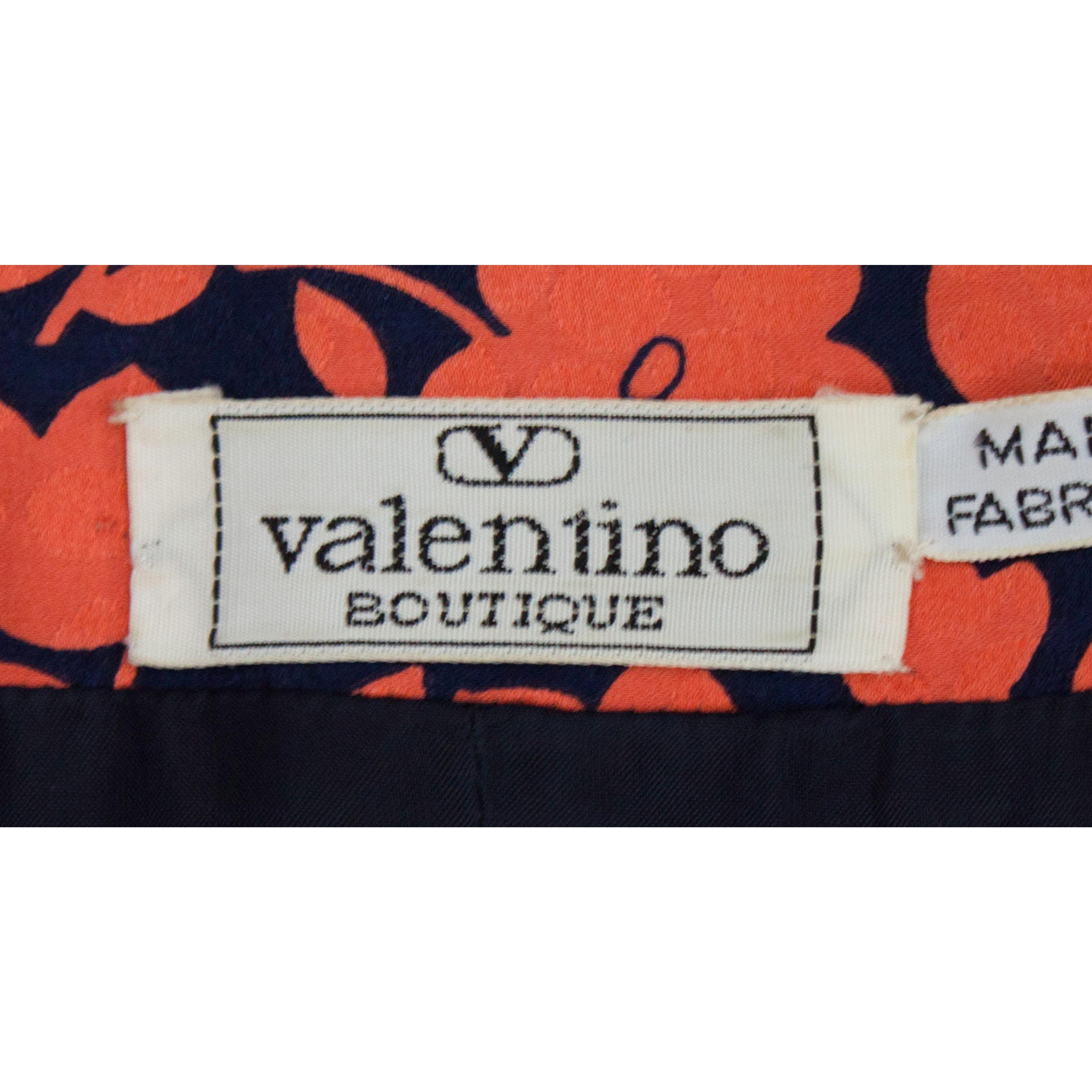 Valentino silk embossed floral halter neck dress. circa 1970s For Sale 3