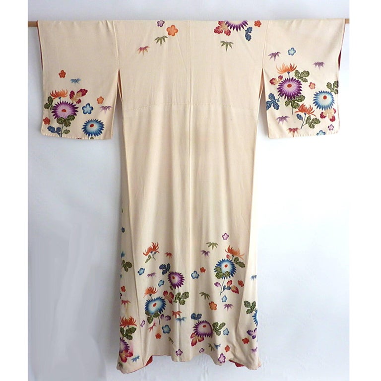 Embroidered Vintage Japanese Silk Kimono For Sale at 1stdibs