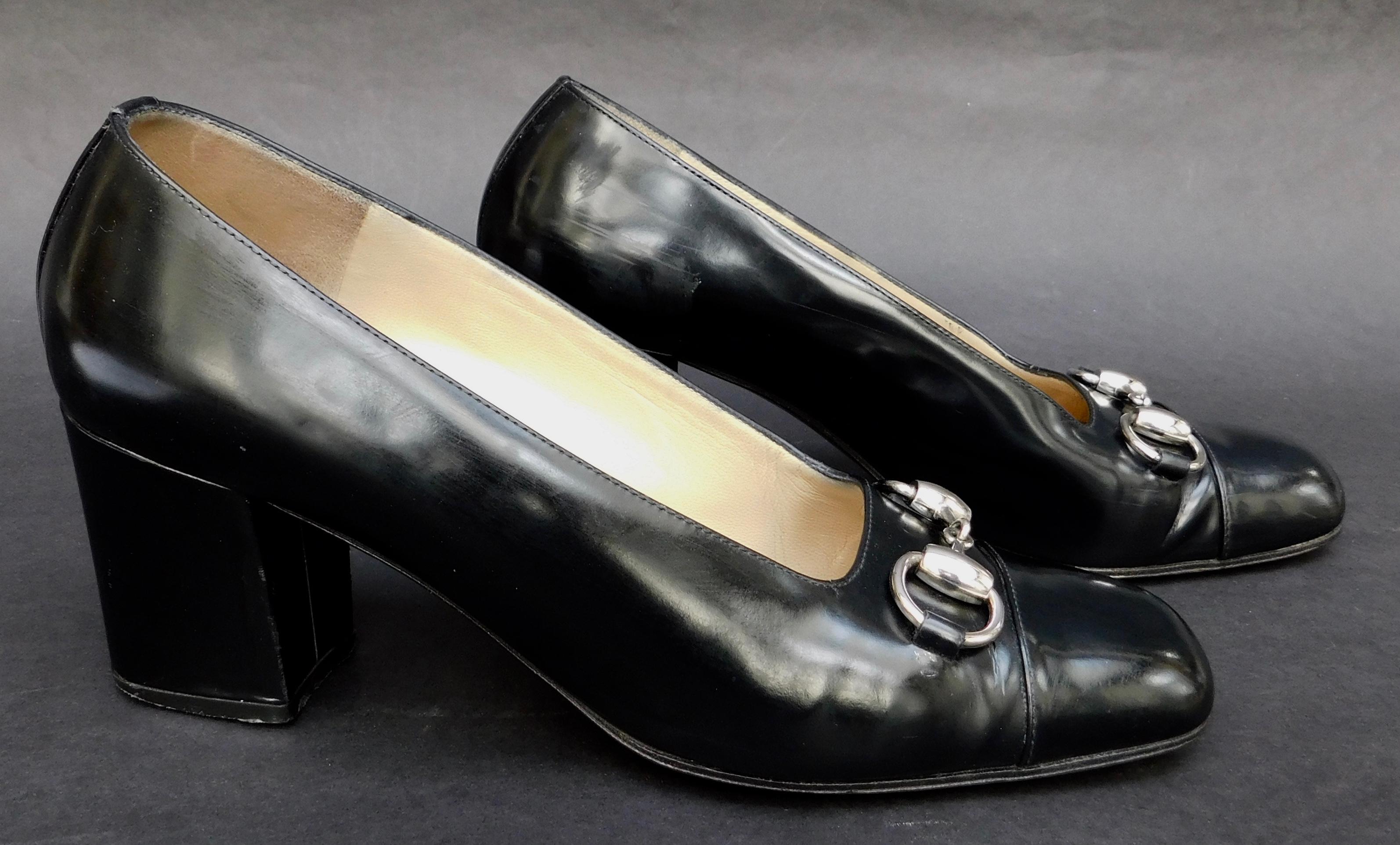 Black Vintage Gucci Cap Toe Pumps with Silver Horse Bit In Good Condition For Sale In Antwerp, BE