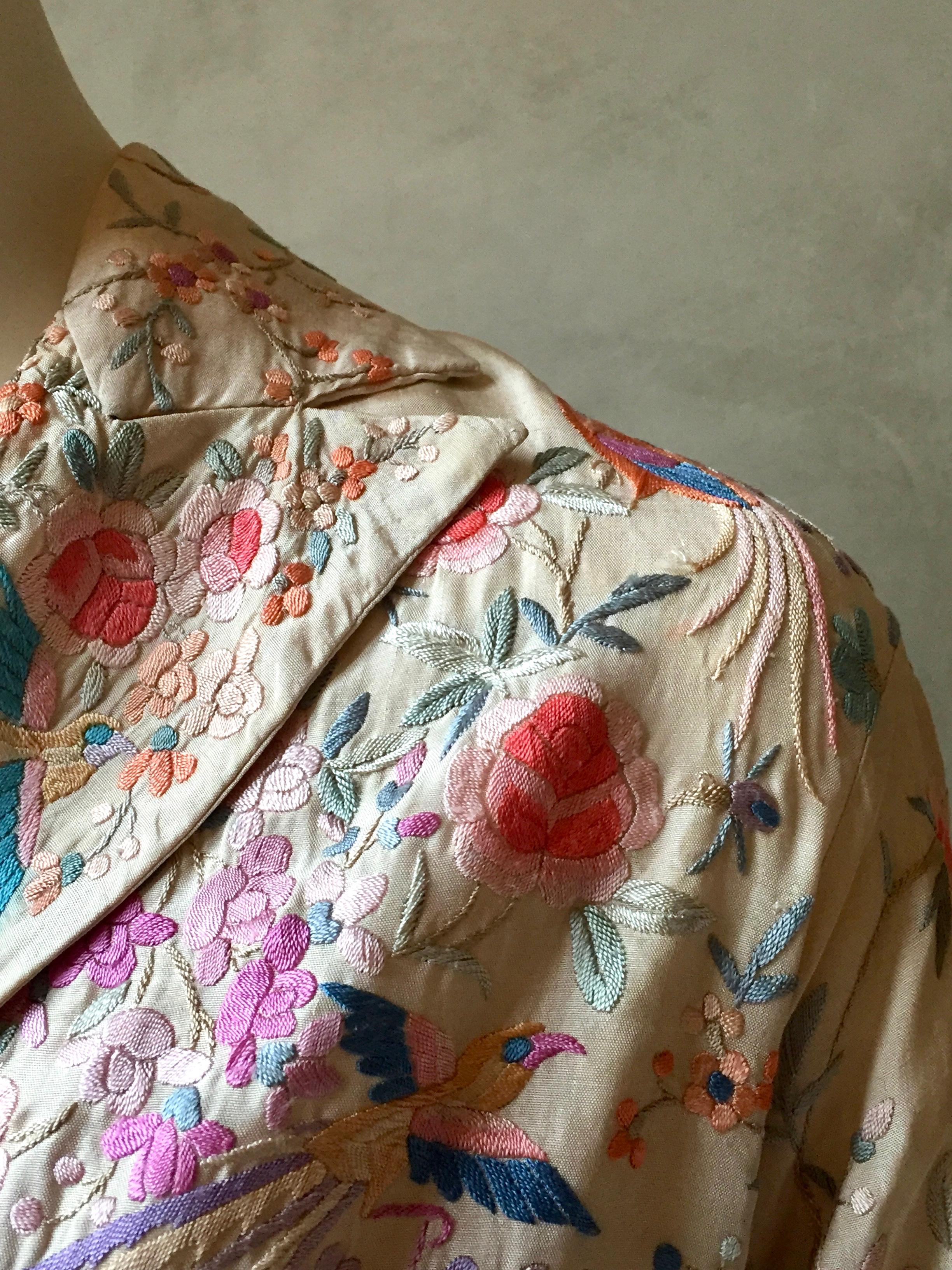 Gray Antique Cantonese Chinese Hand Embroidered Silk Jacket