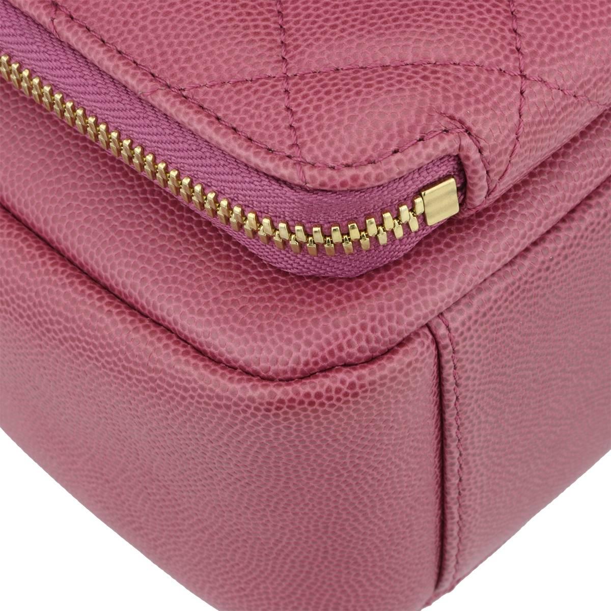 CHANEL Business Affinity Camera Case Pink Caviar with Gold Hardware 2016 In Excellent Condition In Huddersfield, GB