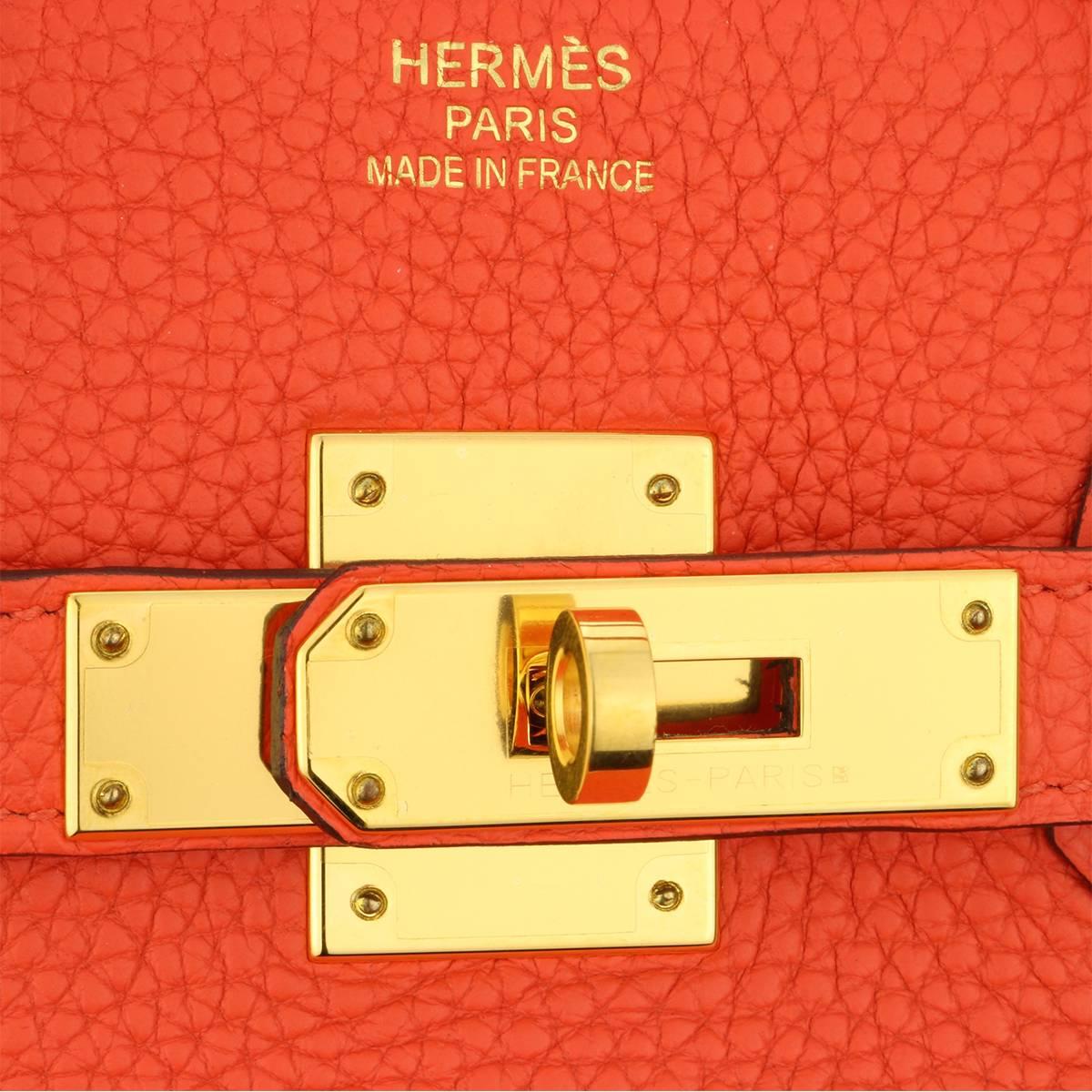 Authentic Hermès Birkin 35cm Orange Togo Leather with Gold Hardware Stamp T_Year 2015

This stunning bag is still in a mint-pristine condition, the bag still holds its original shape, the hardware is still very shiny, and the leather still smells