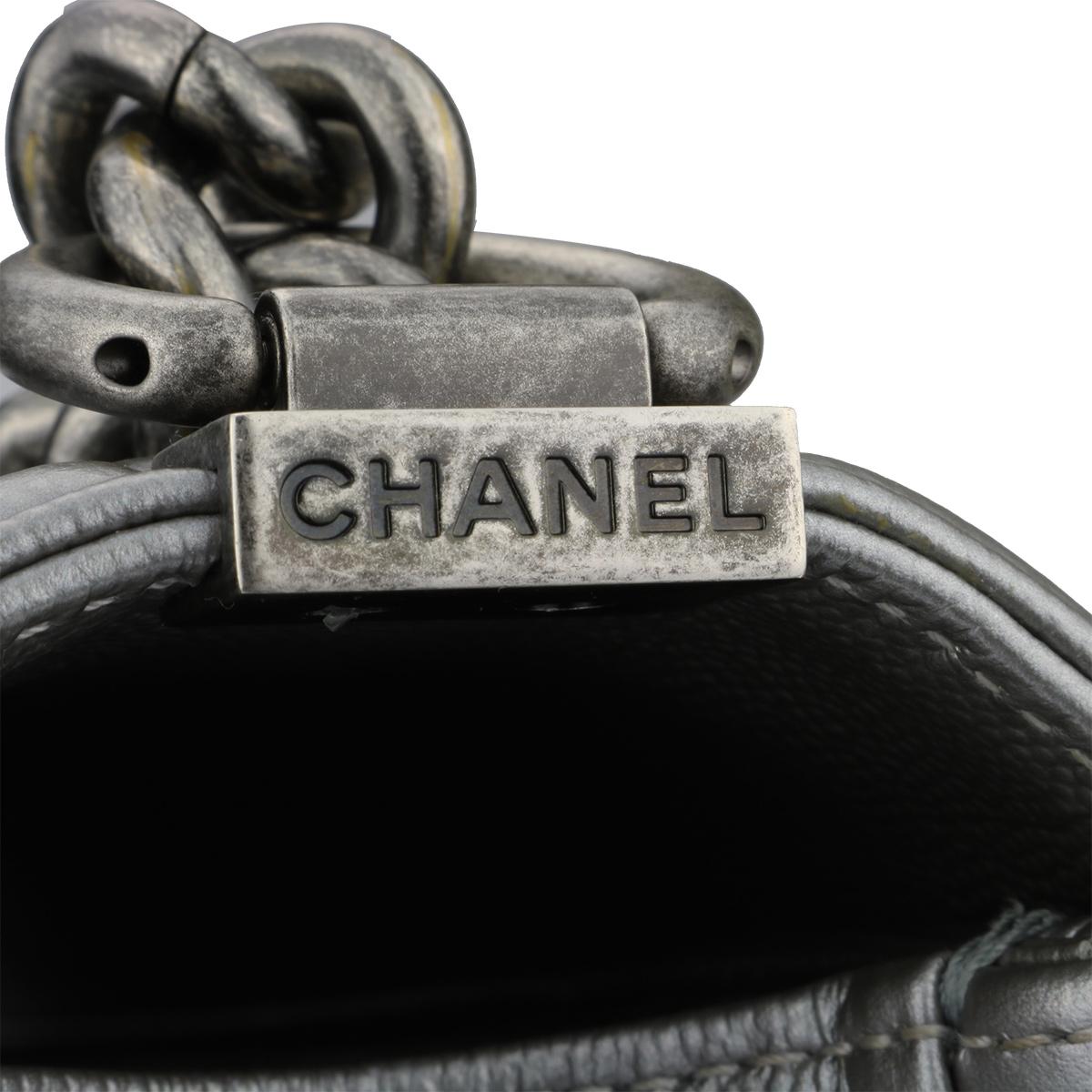 CHANEL New Medium Quilted Boy Silver Grey Caviar with Ruthenium Hardware 2018 In Excellent Condition In Huddersfield, GB
