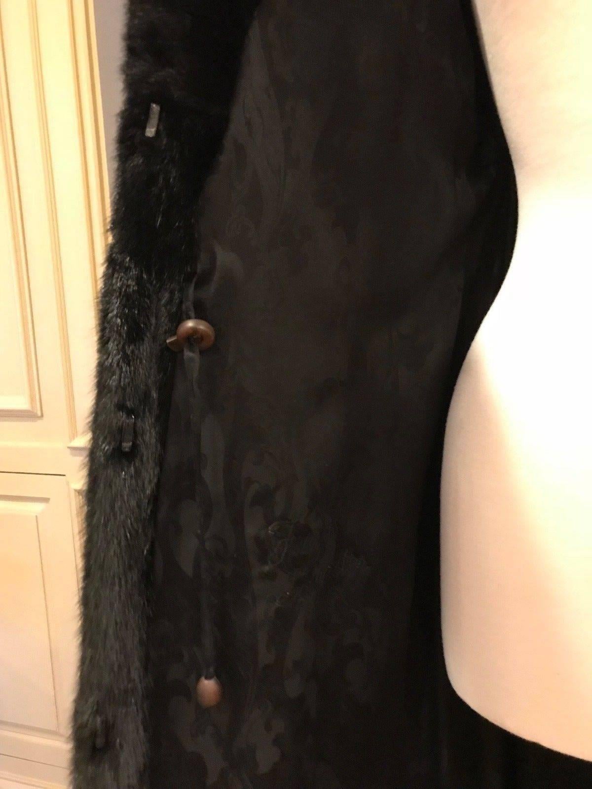 Fabbri Furriers Chicago Full Length Canadian Female Mink Pelts Coat  In Excellent Condition For Sale In Saint Charles, IL