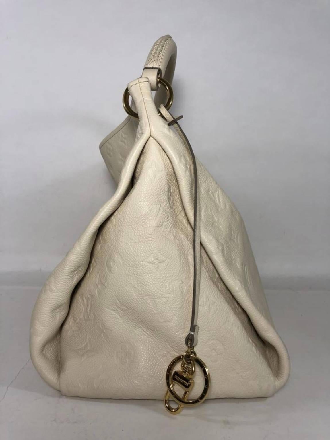 Women's or Men's Louis Vuitton Empriente Artsy MM in Neige Hobo Bag For Sale