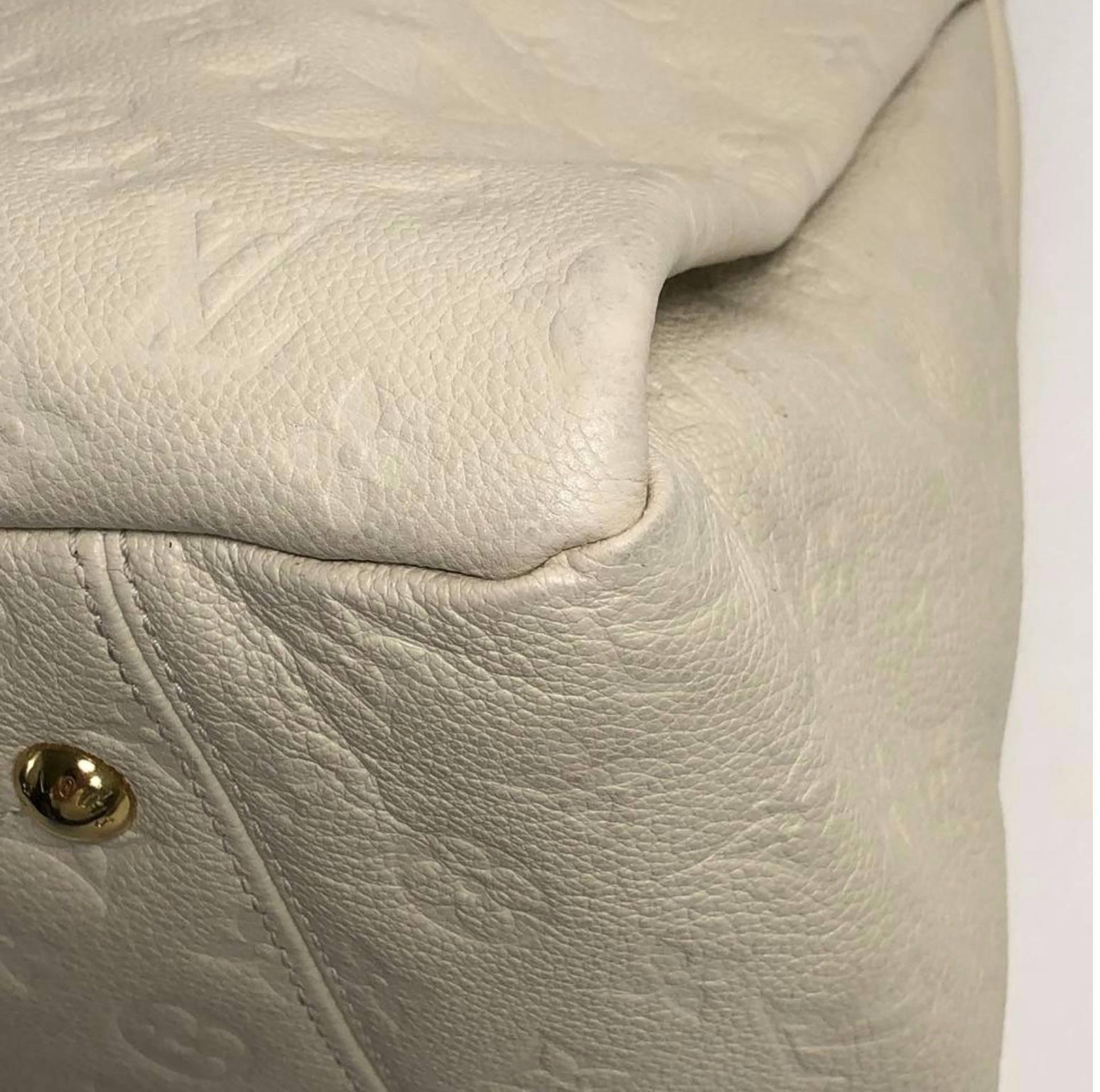 Louis Vuitton Empriente Artsy MM in Neige Hobo Bag For Sale 3