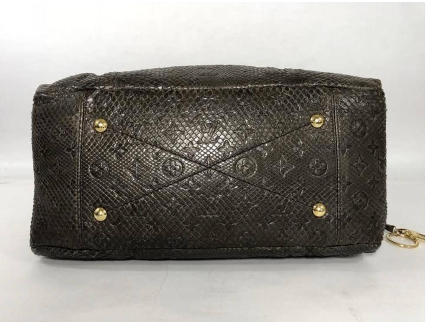 Louis Vuitton Python Artsy in Gris (Brown) For Sale 4